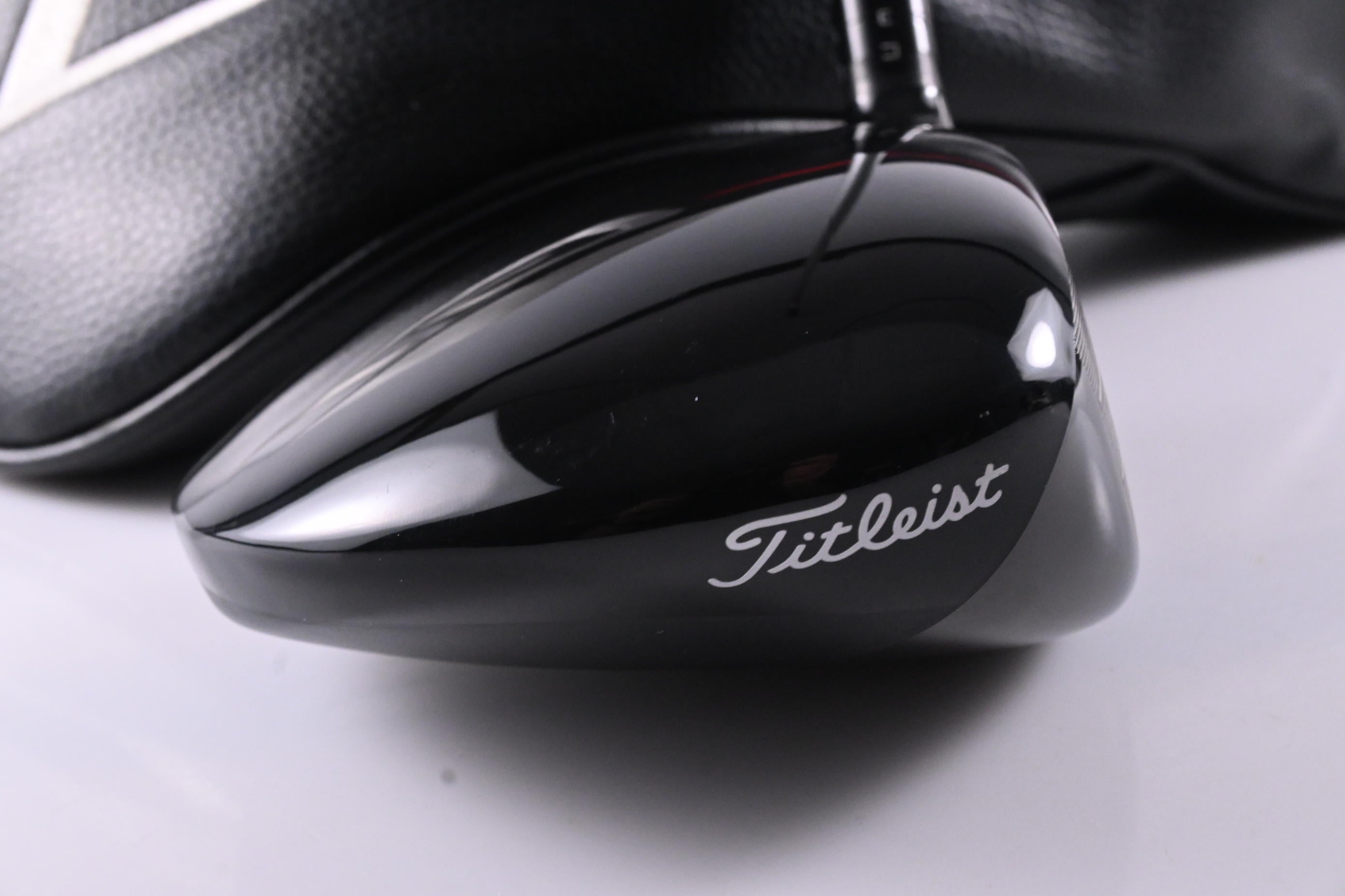 Titleist GT2 Driver / 9 Degree / Stiff Flex Aldila Ascent Red 60 Shaft