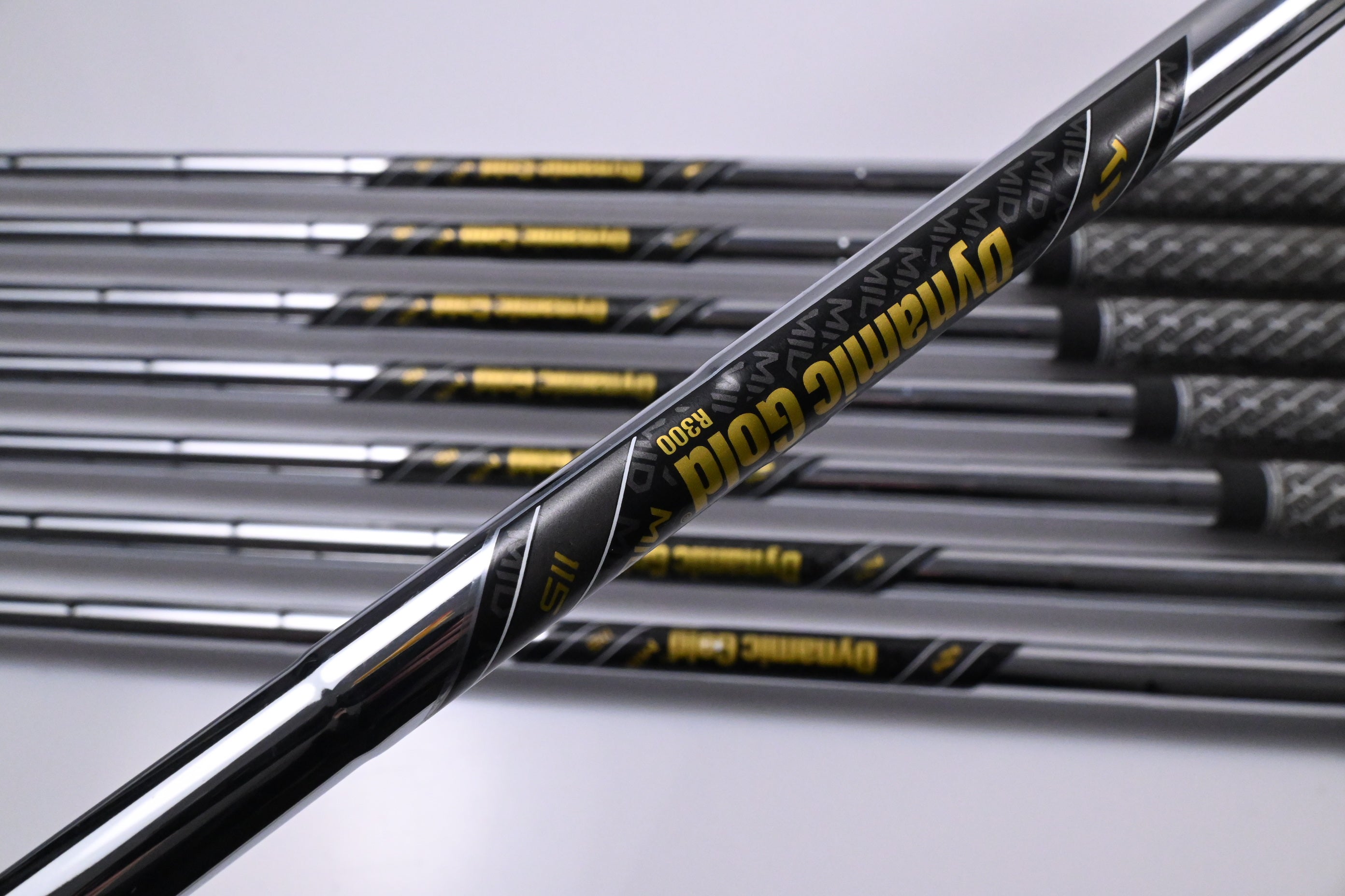 Callaway Apex Ai300 Irons / 4-PW+AW / Regular Flex Dynamic Gold MID 115 R300