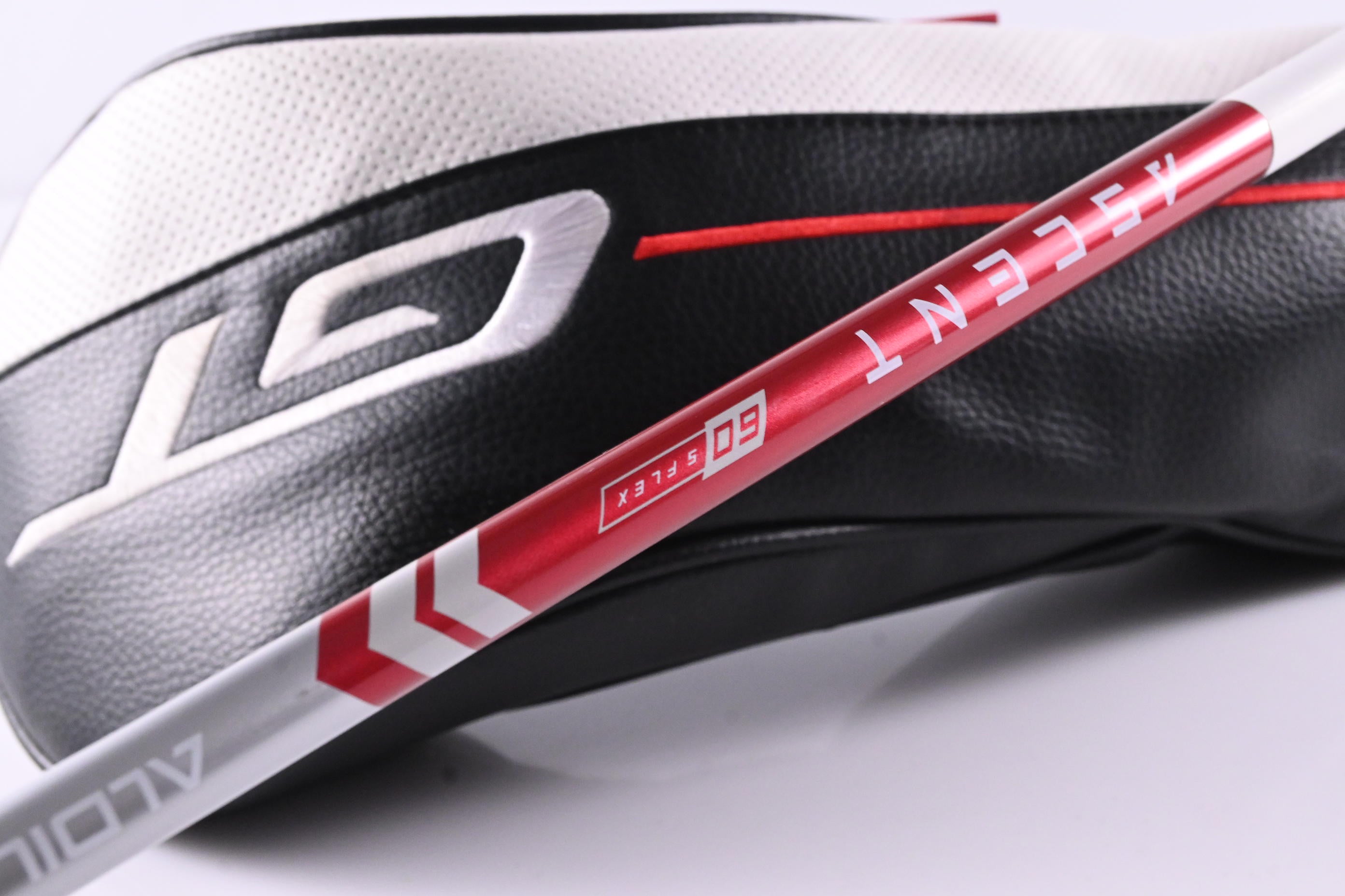 Titleist GT2 Driver / 9 Degree / Stiff Flex Aldila Ascent Red 60 Shaft