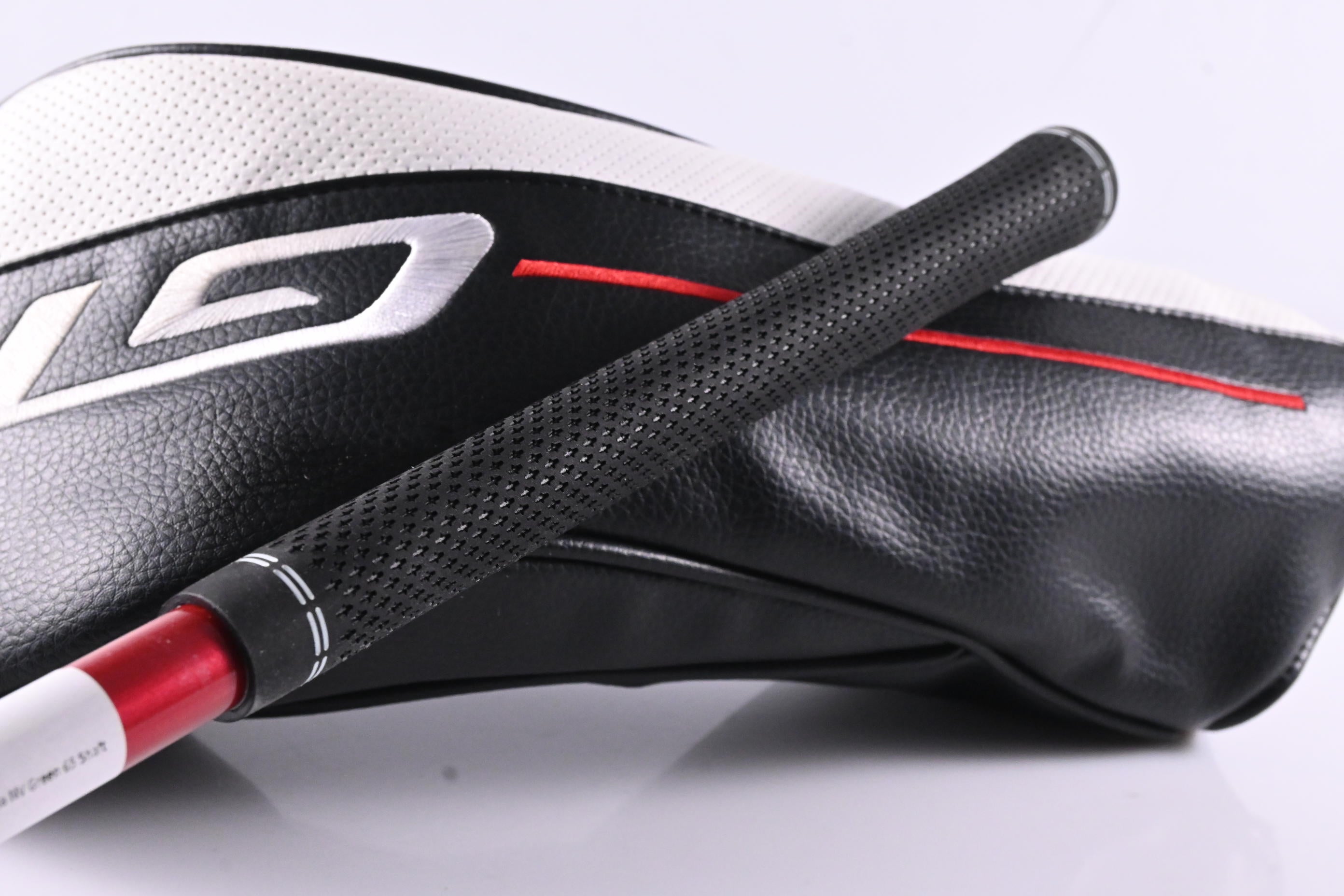 Titleist GT2 Driver / 9 Degree / Stiff Flex Aldila Ascent Red 60 Shaft