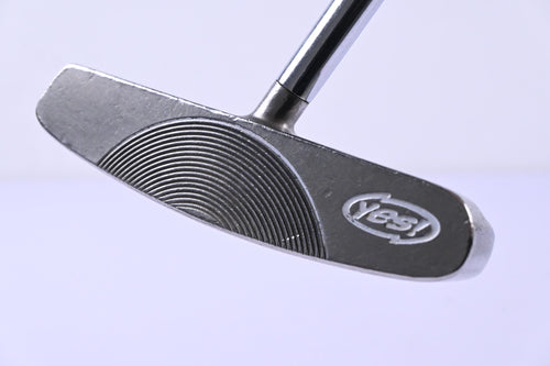 Yes! C-Groove Hanna Putter / 33 Inch