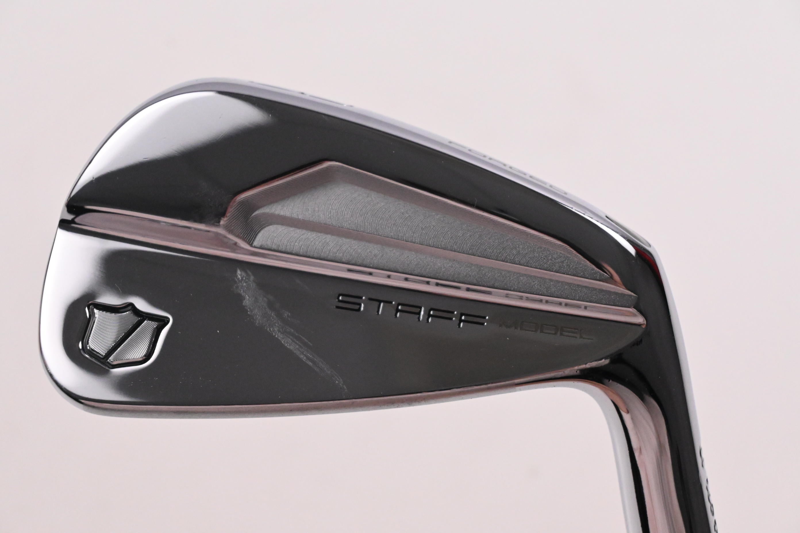 Wilson Staff Model Blade 2024 #8 Iron / Regular Flex AMT Red R300 Shaft