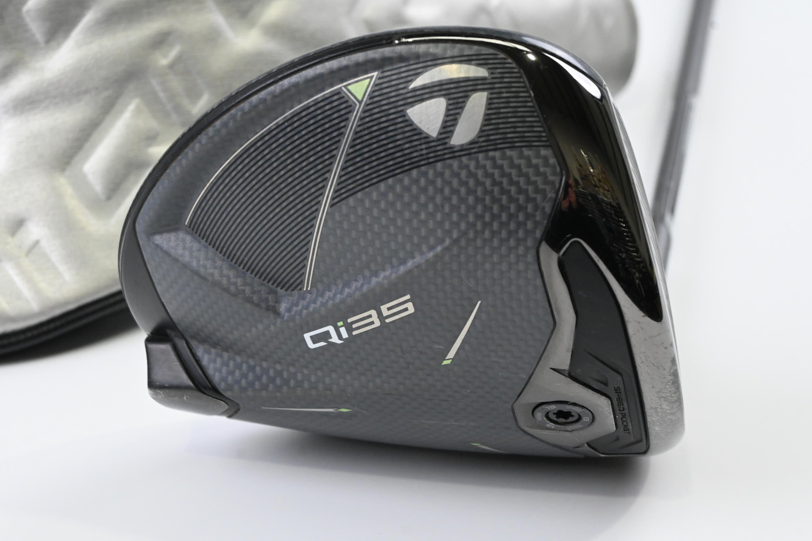 Taylormade Qi35 Driver / 10.5 Degree / Regular Flex Fujikura Air Speeder 50