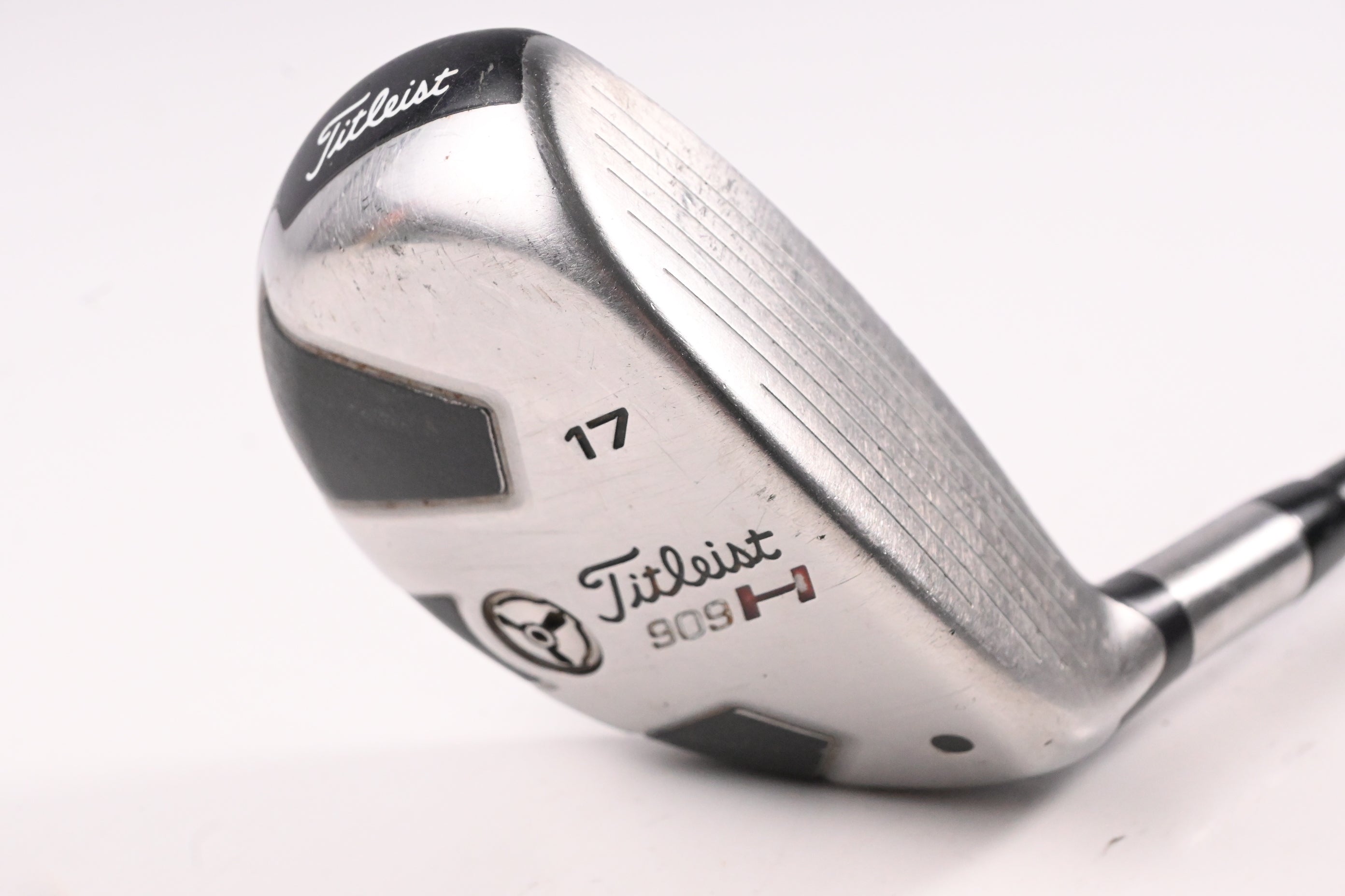 Titleist 909H #2 Hybrid / 17 Degree / Stiff Flex Aldila Voodoo Shaft