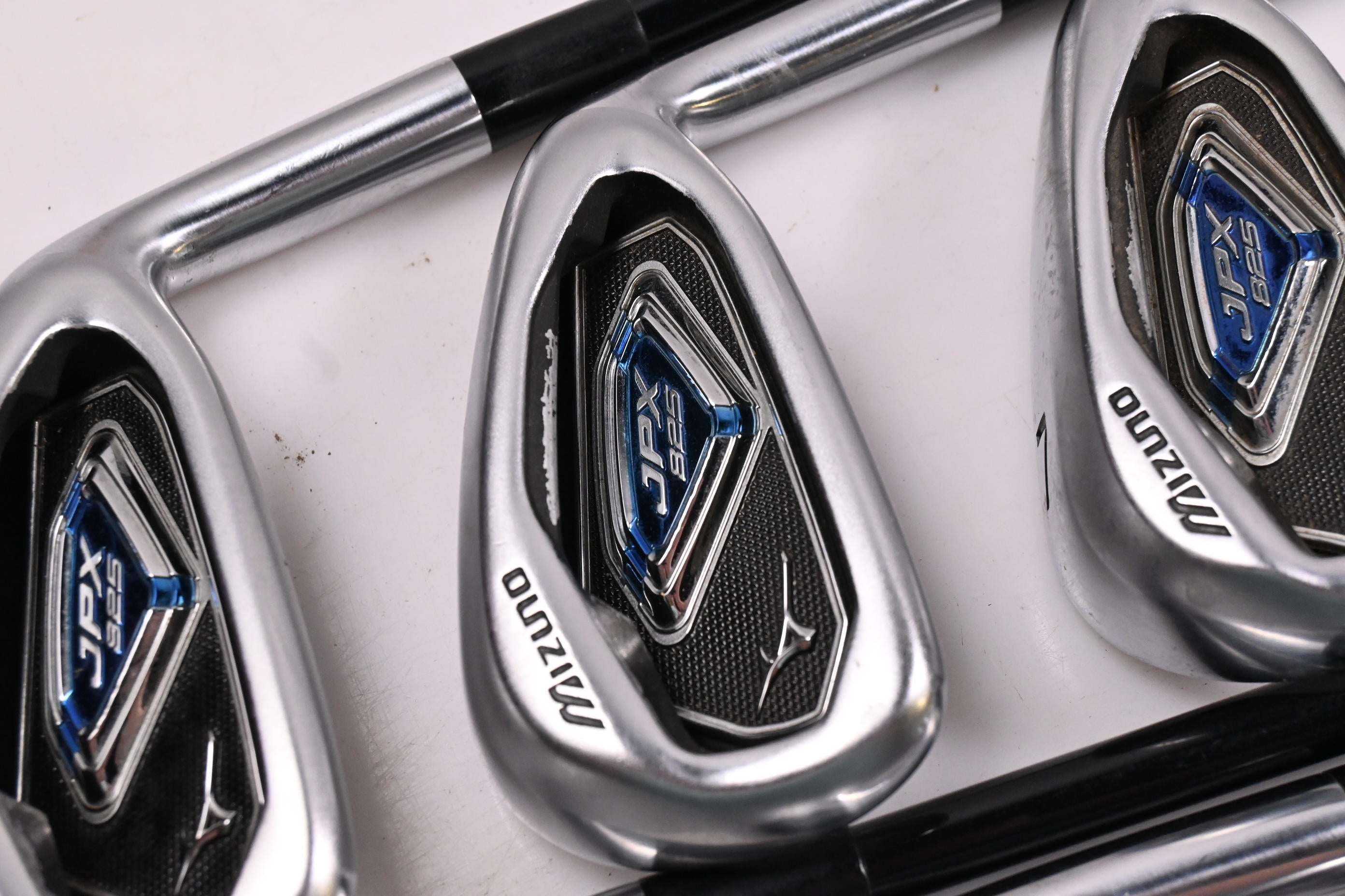 Mizuno JPX 825 Irons / 5-PW / Regular Flex Fujikura Mizuno Orochi 65 Shafts