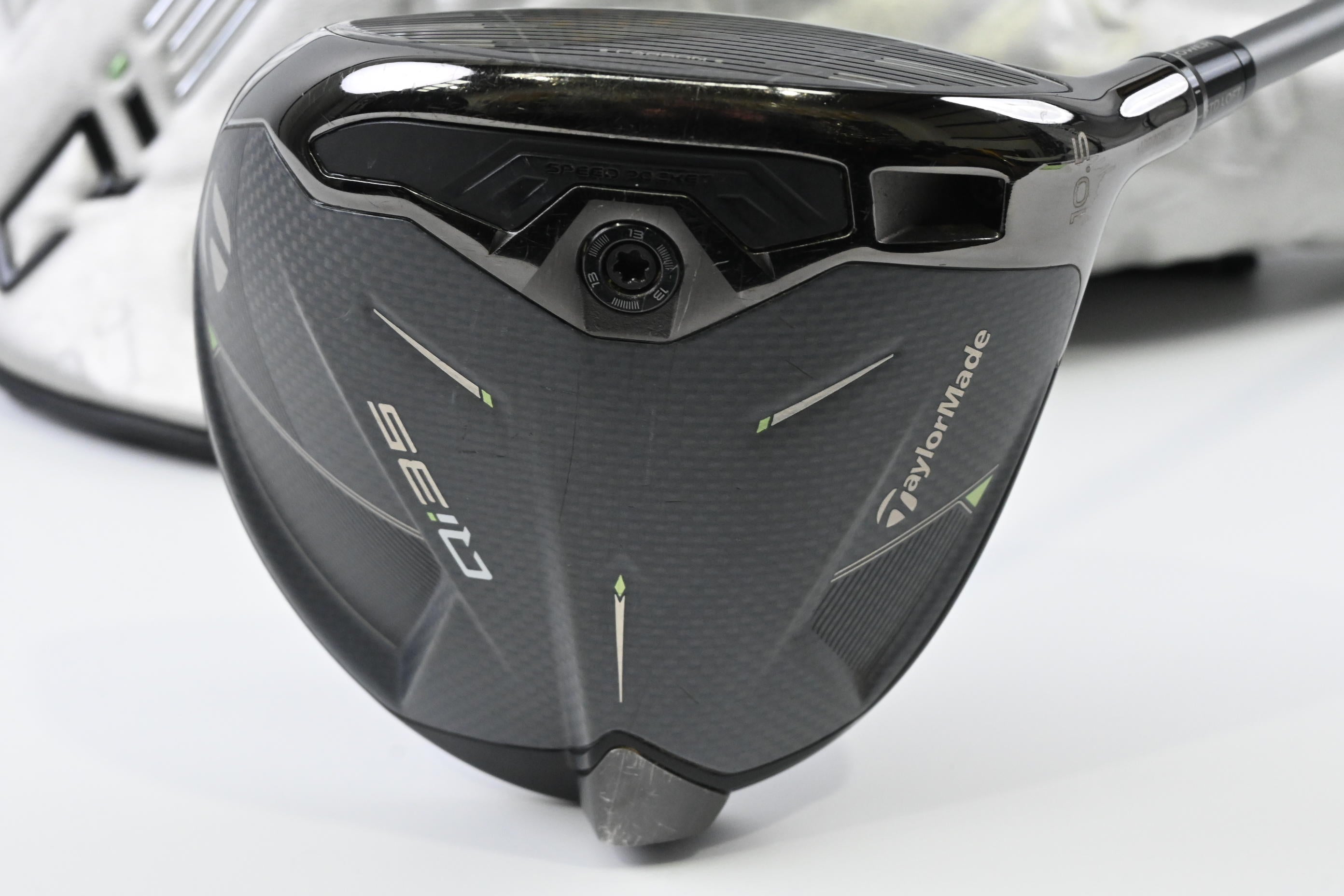 Taylormade Qi35 Driver / 10.5 Degree / Regular Flex Fujikura Air Speeder 50