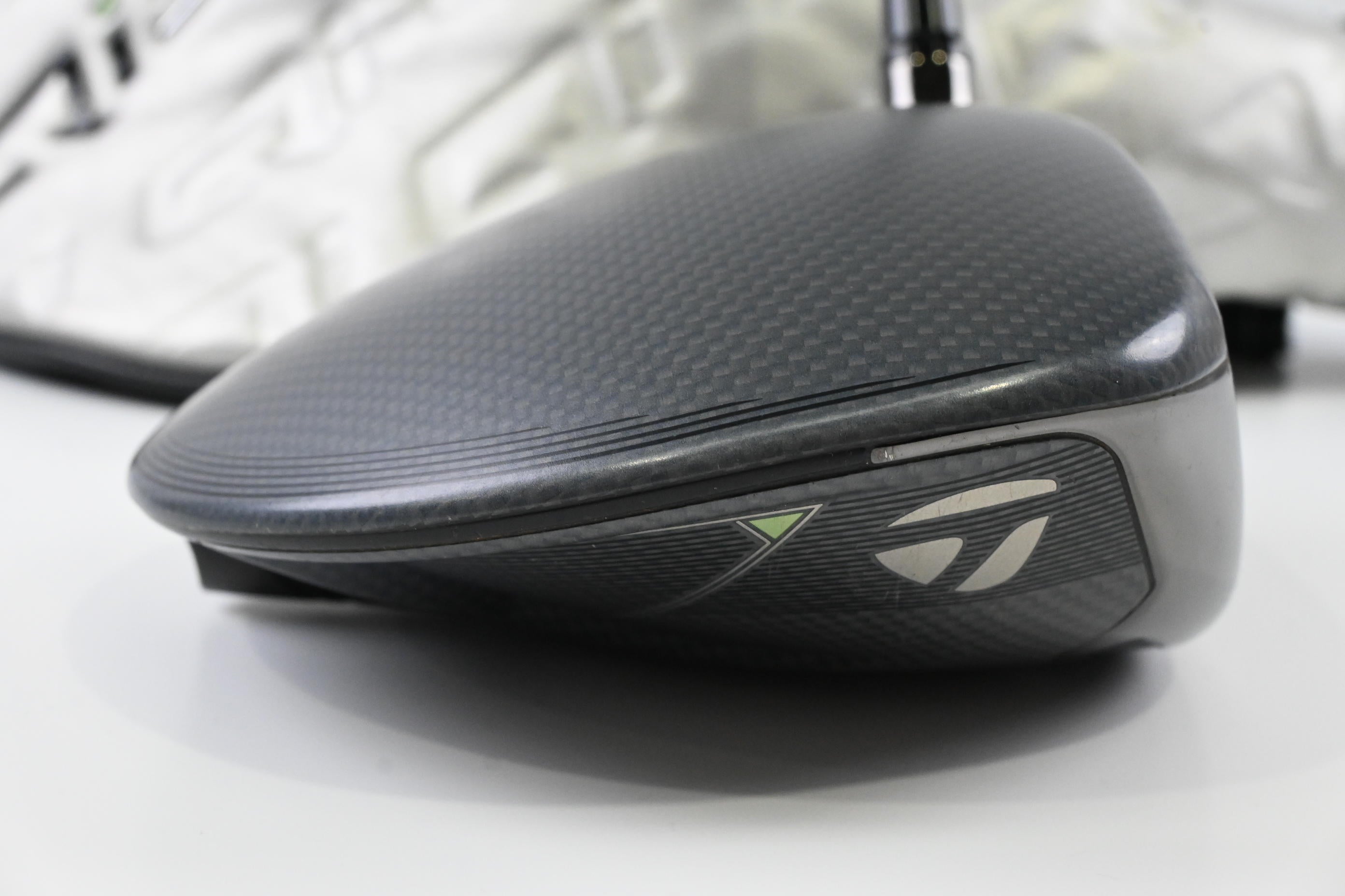 Taylormade Qi35 Driver / 10.5 Degree / Regular Flex Fujikura Air Speeder 50