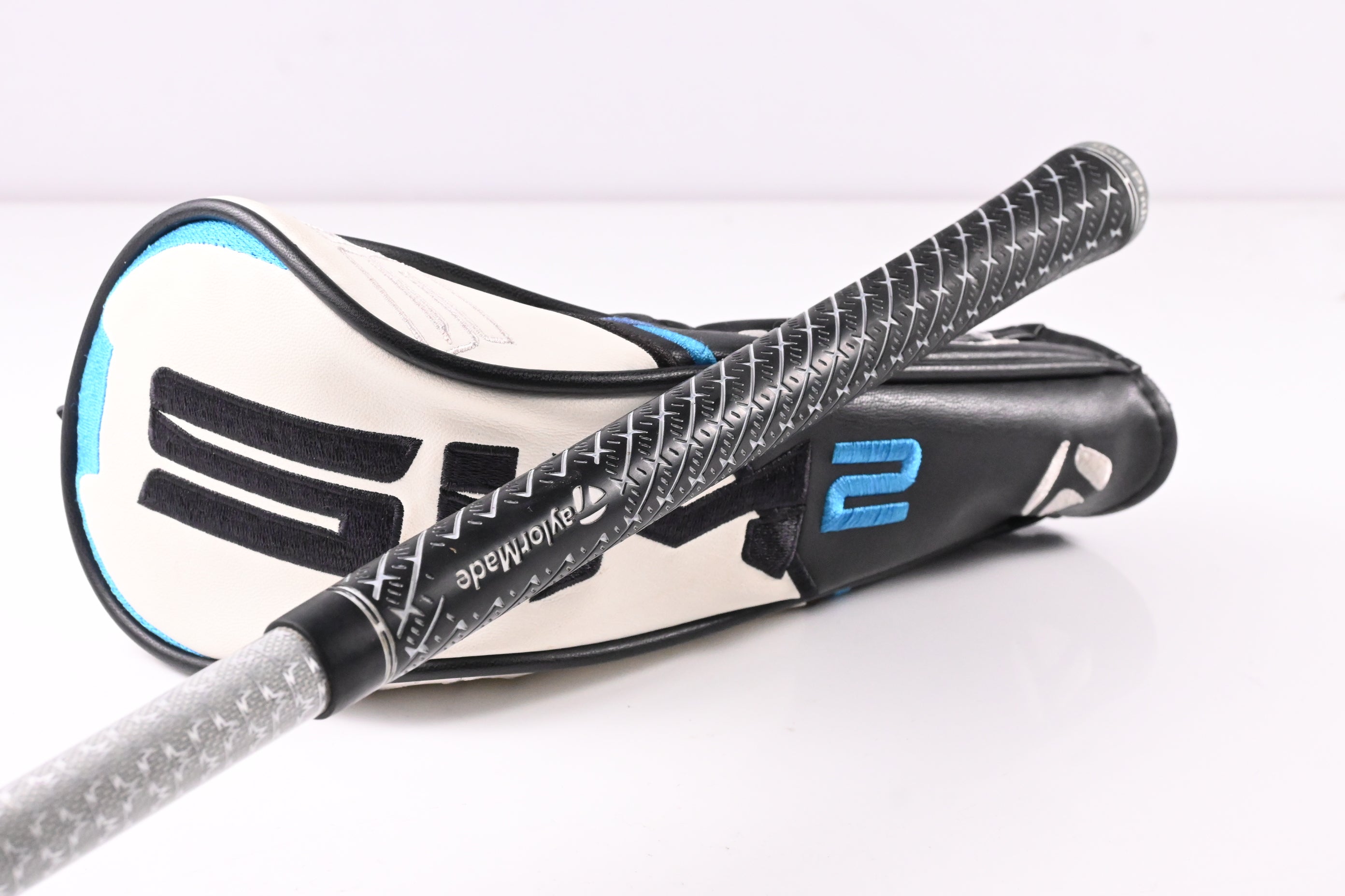 Taylormade SIM2 Ti #3 Wood / 15 Degree / Stiff Flex Tensei AV RAW Blue 65 Shaft