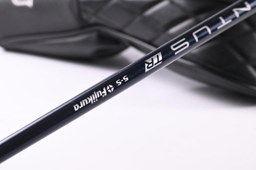 Wilson DYNAPWR 2025 Carbon Driver / 10.5 Degree / Stiff Flex Ventus TR Blue 5 Shaft