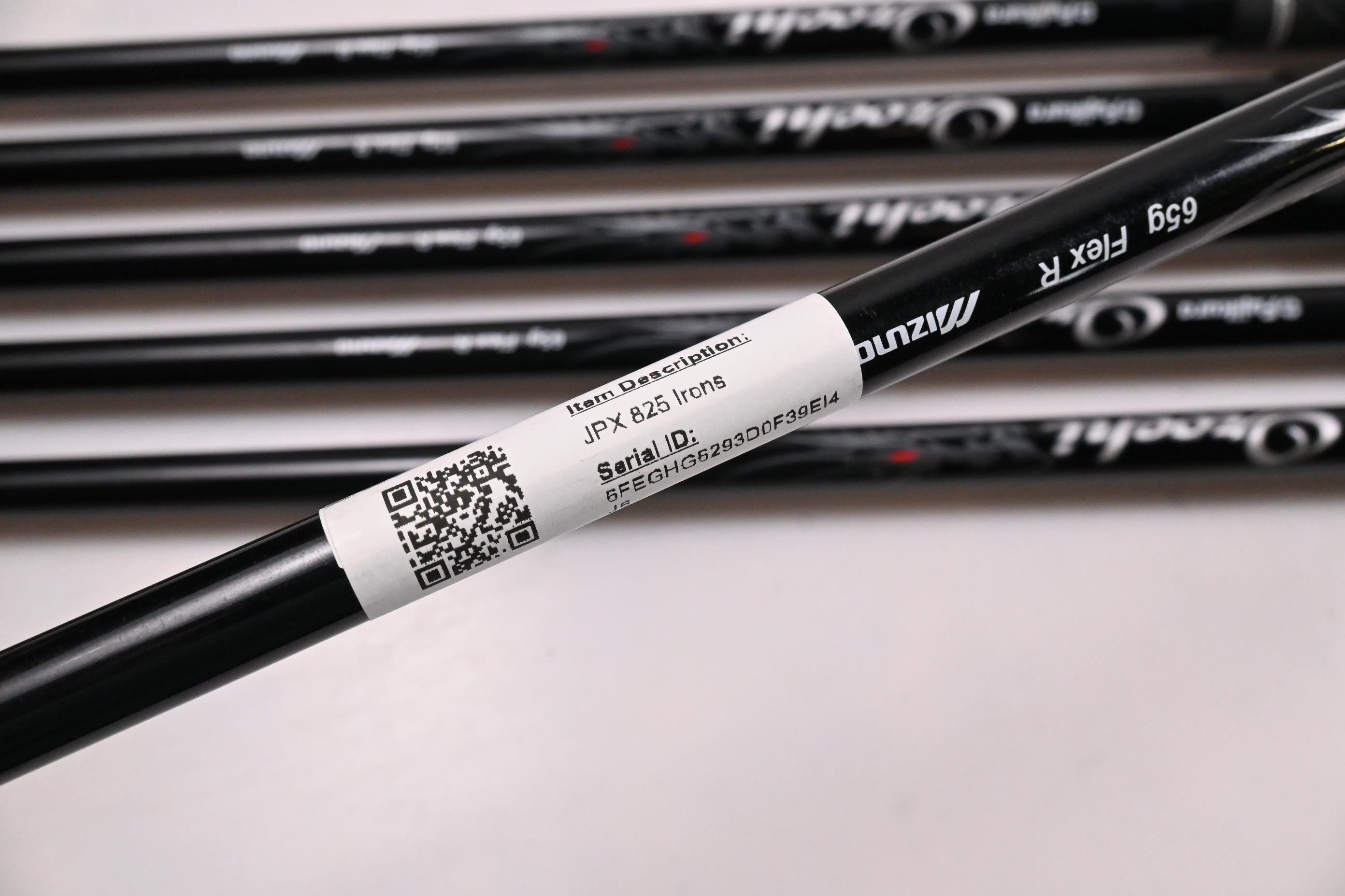 Mizuno JPX 825 Irons / 5-PW / Regular Flex Fujikura Mizuno Orochi 65 Shafts
