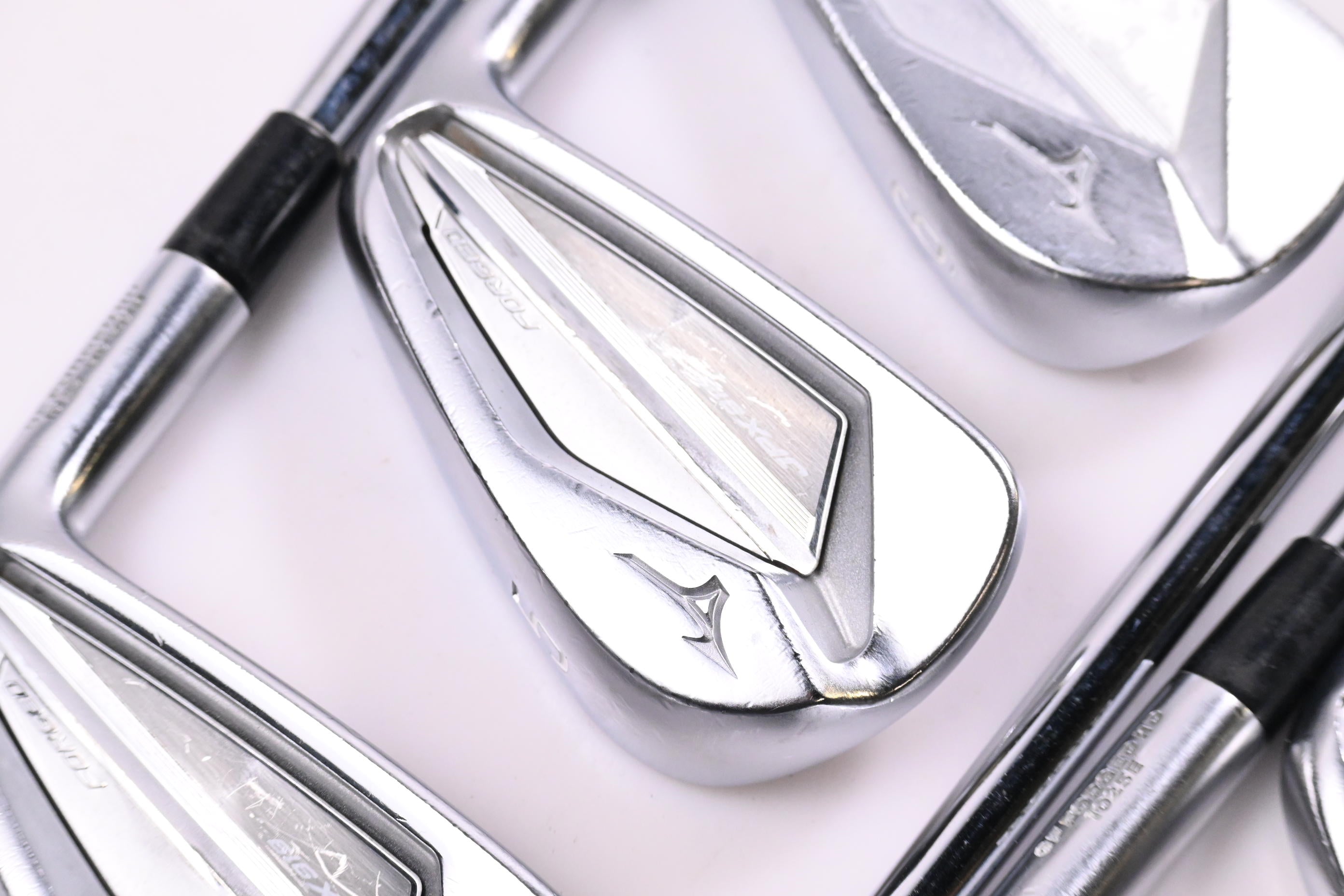Mizuno JPX 919 Hot Metal/Forged Irons / 4-PW / Stiff Flex AMT Tour White S300