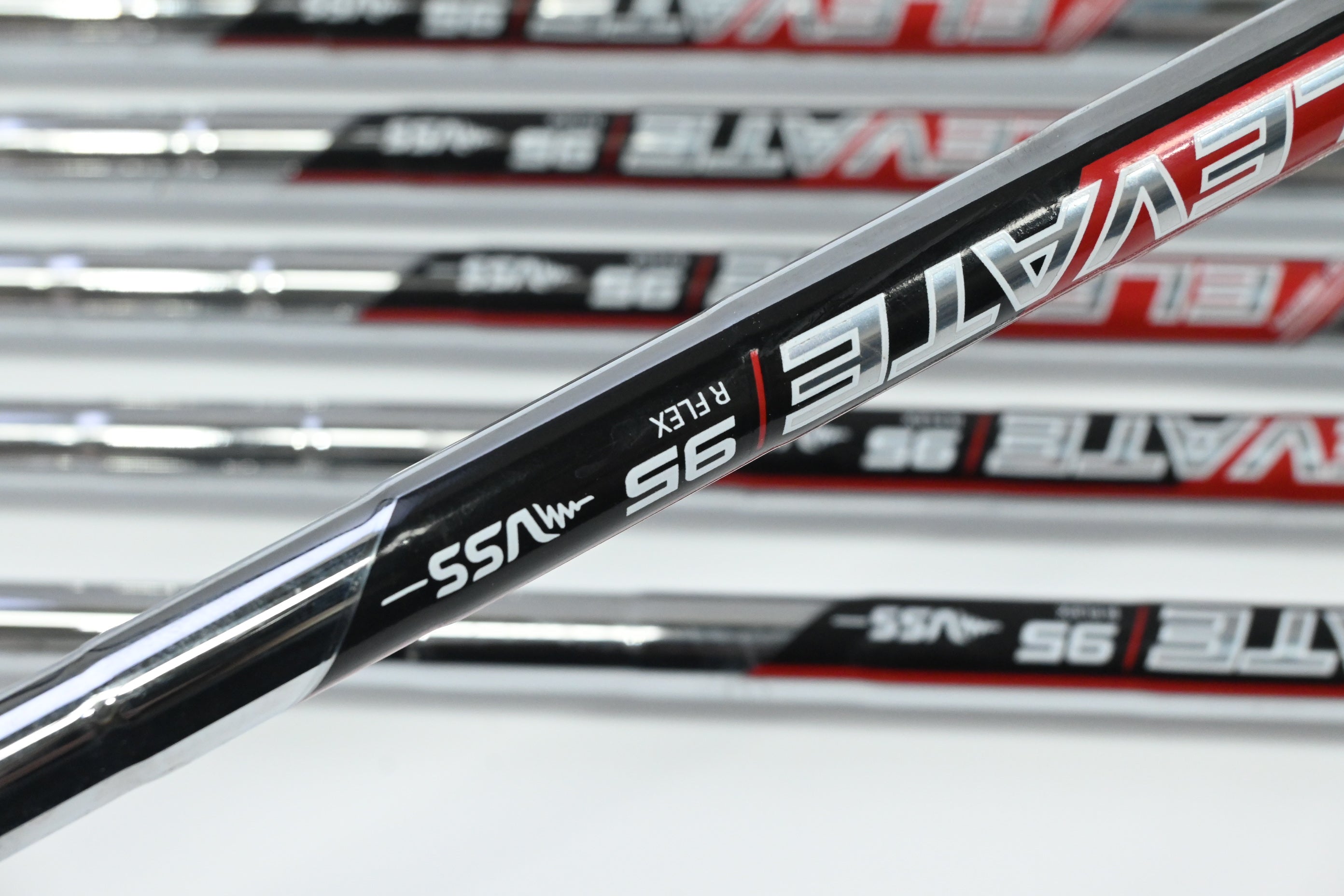 Callaway Mavrik Irons / 4-PW / Regular Flex Elevate 95 Shafts