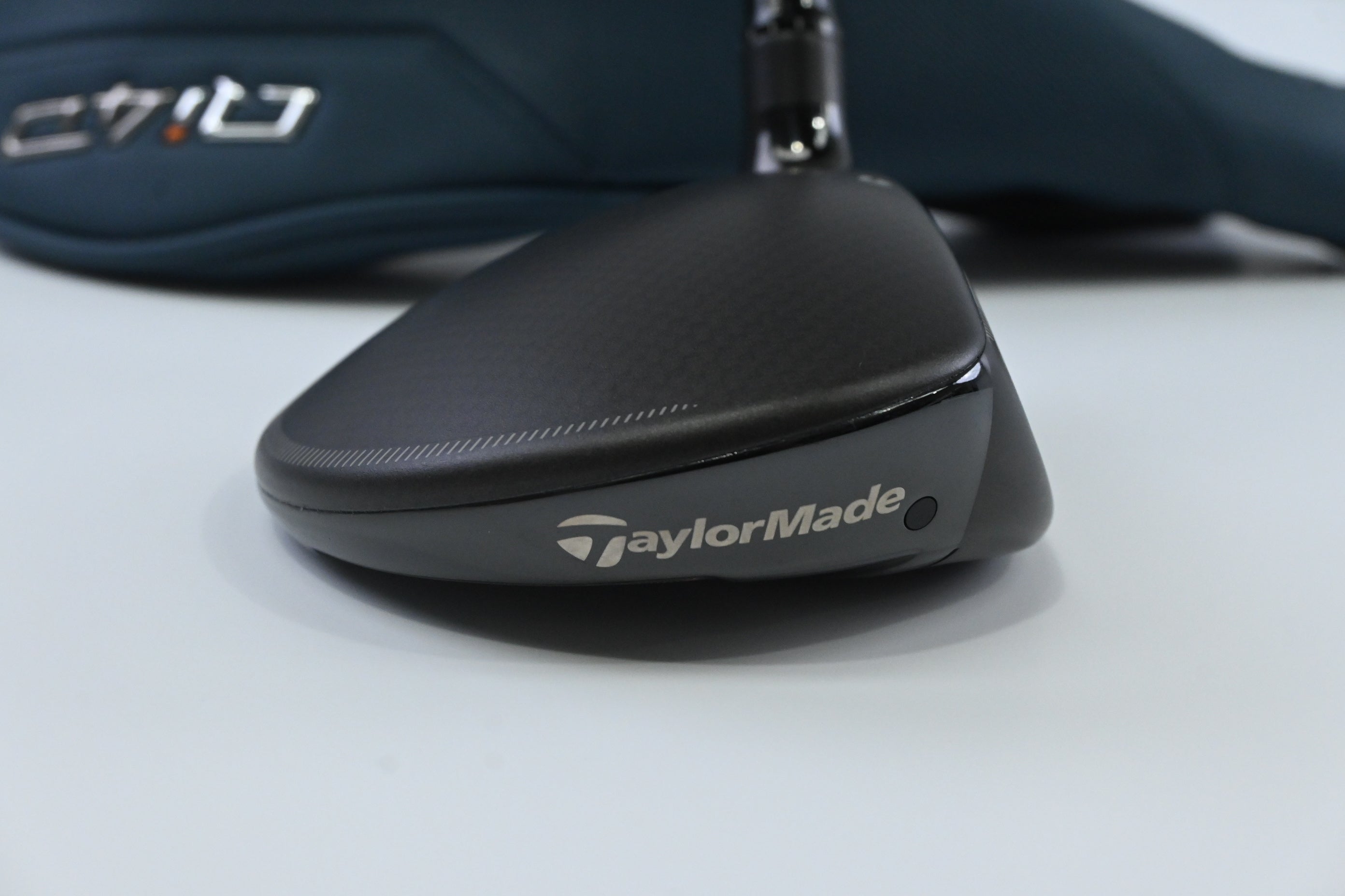 Taylormade Qi4D #7 Wood / 21 Degree / Stiff Flex REAX White 65 Shaft