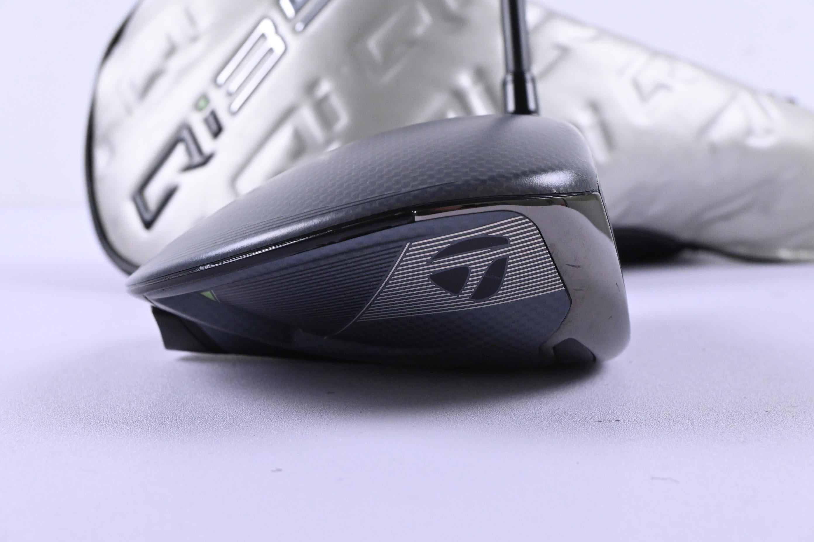Taylormade Qi35 Driver / 10.5 Degree / Regular Flex Fujikura Ventus Blue 5 Shaft
