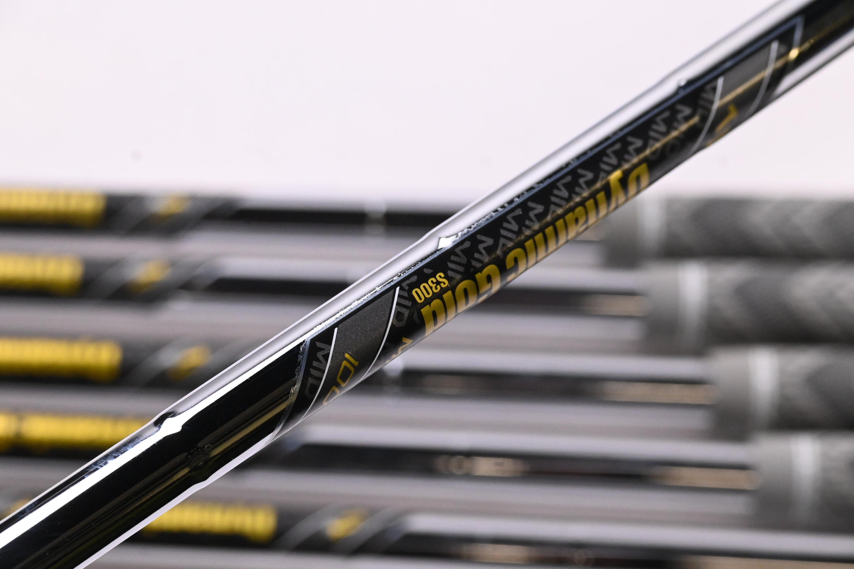 Mizuno JPX 925 Forged Irons / 5-PW / Stiff Flex Dynamic Gold Mid 100 S300