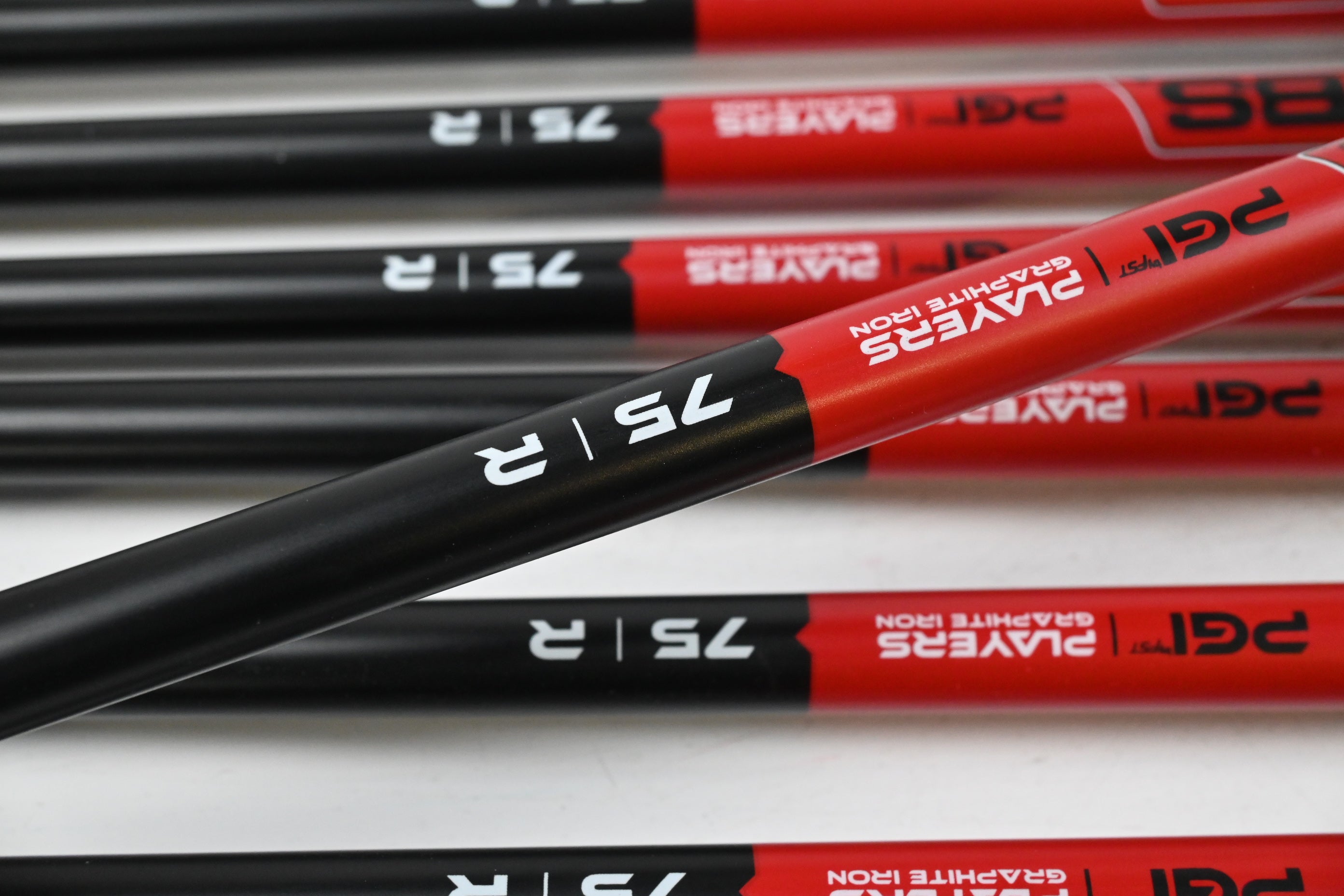 Cobra DS-Adapt Irons / 5-PW+GW+SW / Regular Flex KBS PGI 75 Shafts