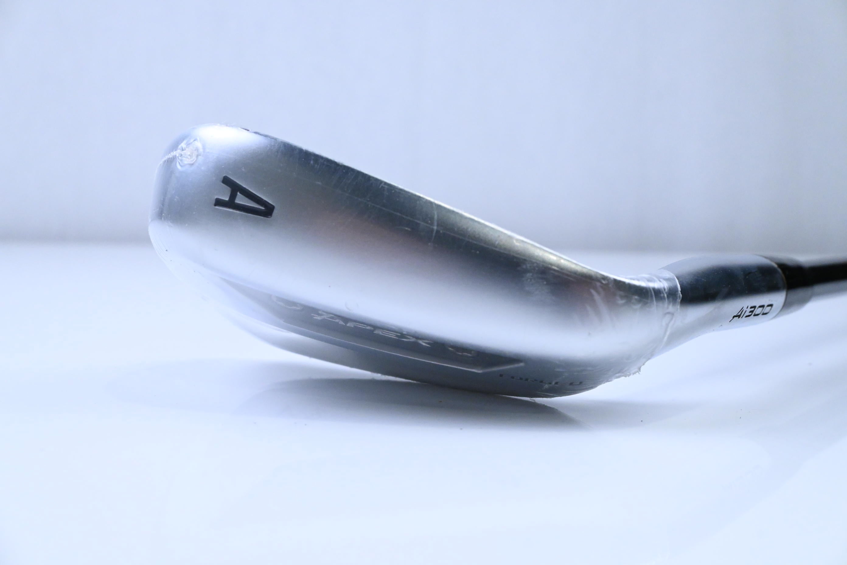 Callaway Apex Ai300 Gap Wedge / 47 Degree / Regular Flex UST HLX Recoil Dart 70