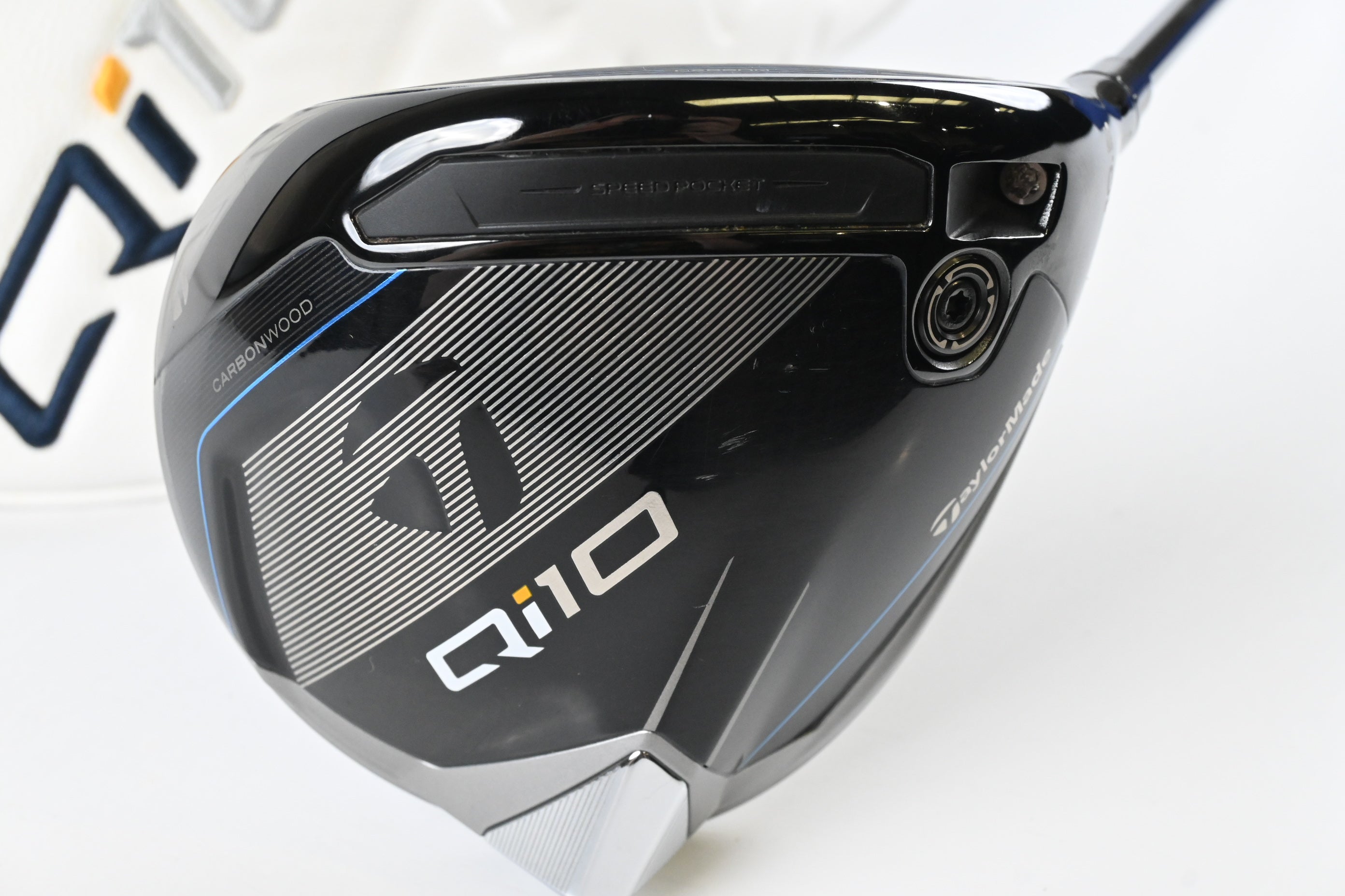 Taylormade Qi10 Driver / 10.5 Degree / Stiff Flex Kai'li White 70 Shaft