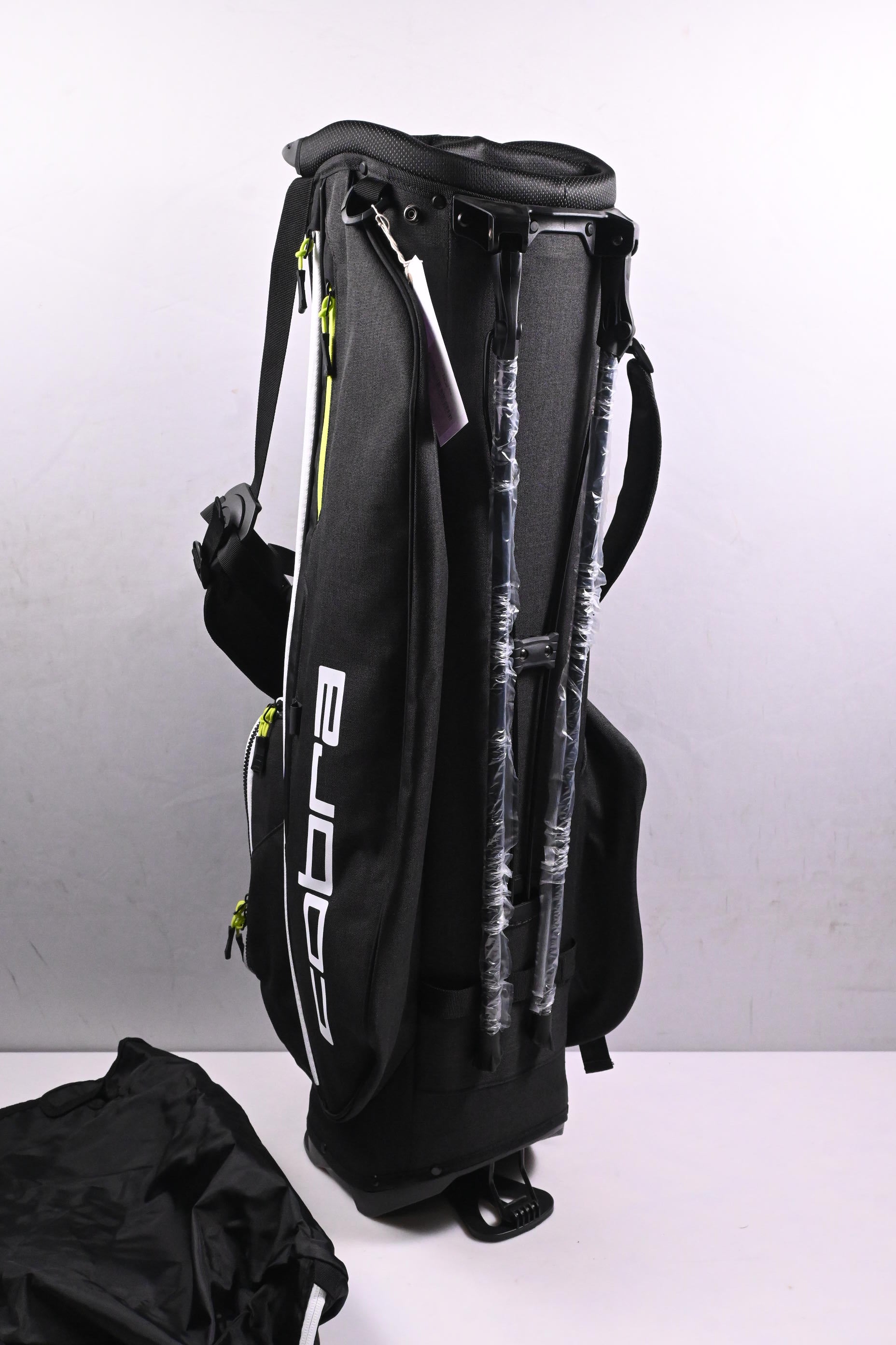 Cobra Signature Stand Bag / 4-Way Divider / Black
