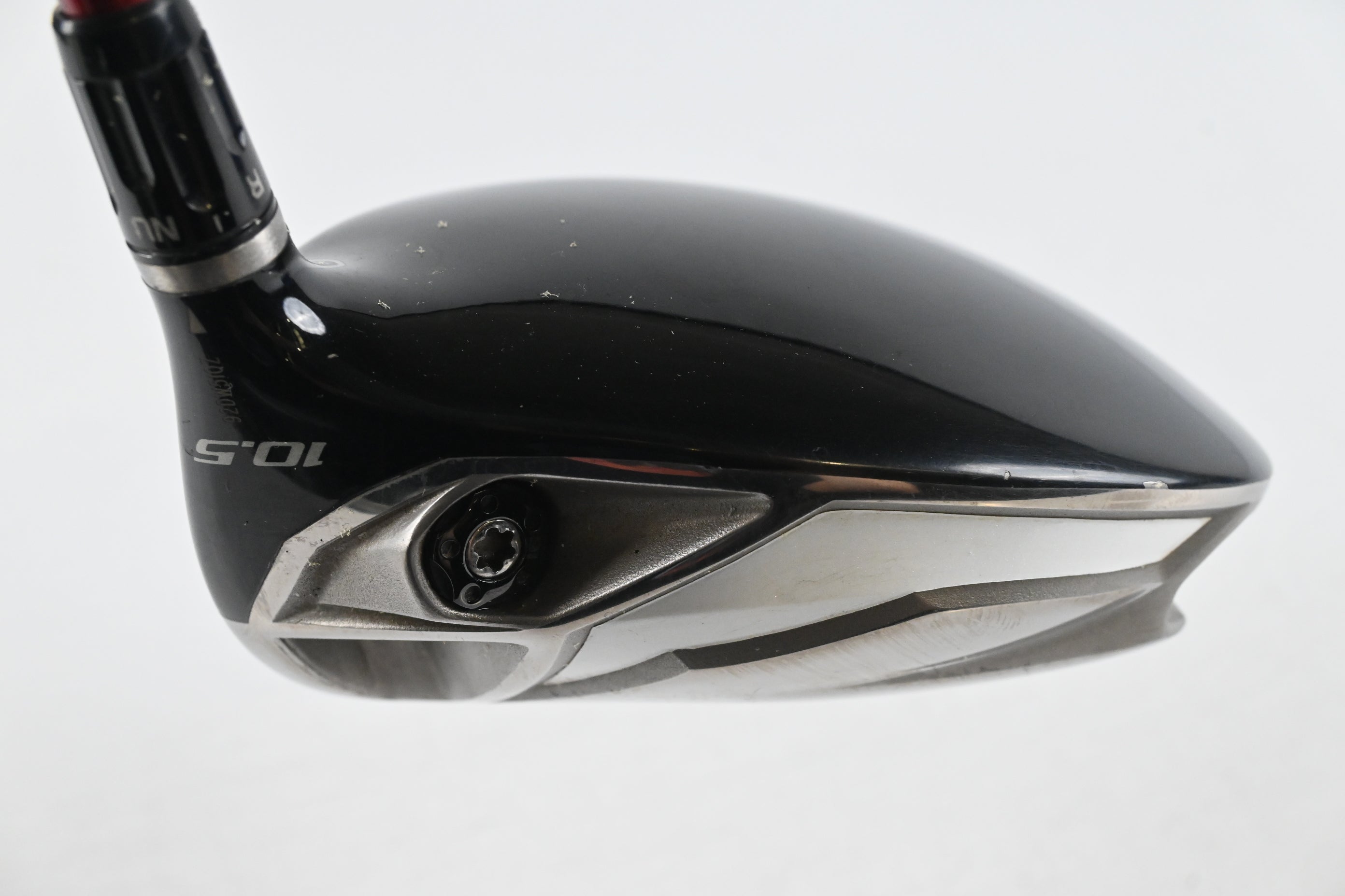 Taylormade R9 Driver / 10.5 Degree / Stiff Flex Fujikura Motore 65 Shaft