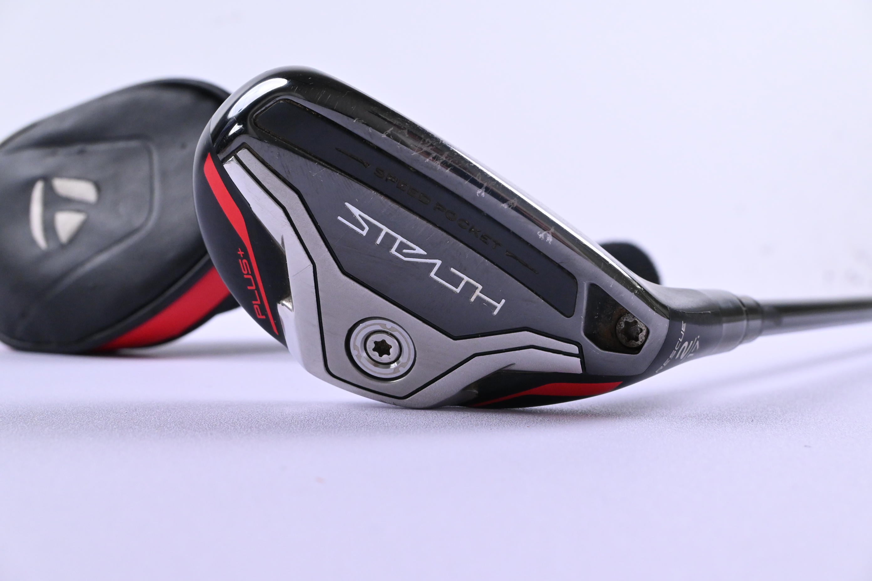 Taylormade Stealth Plus #2 Hybrid / 17 Degree / Stiff Flex HZRDUS Smoke Red 80