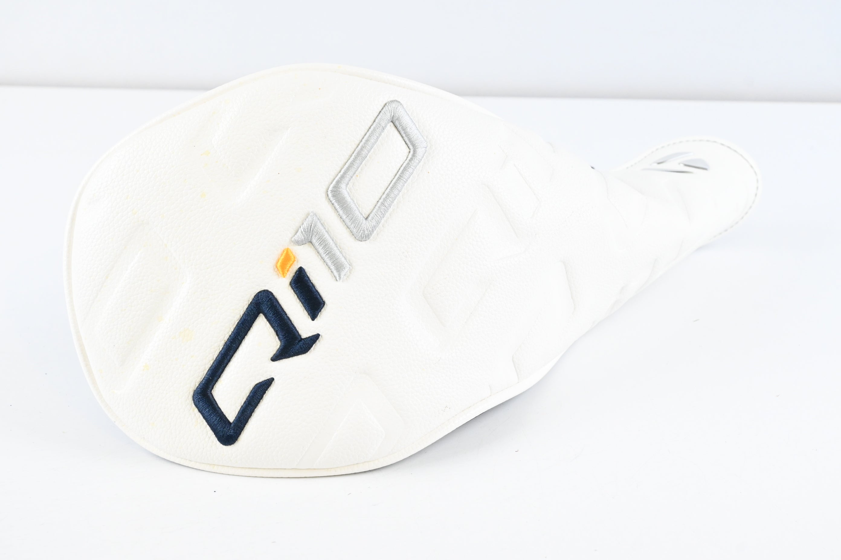 Taylormade Qi10 Driver / 10.5 Degree / Stiff Flex Kai'li White 70 Shaft