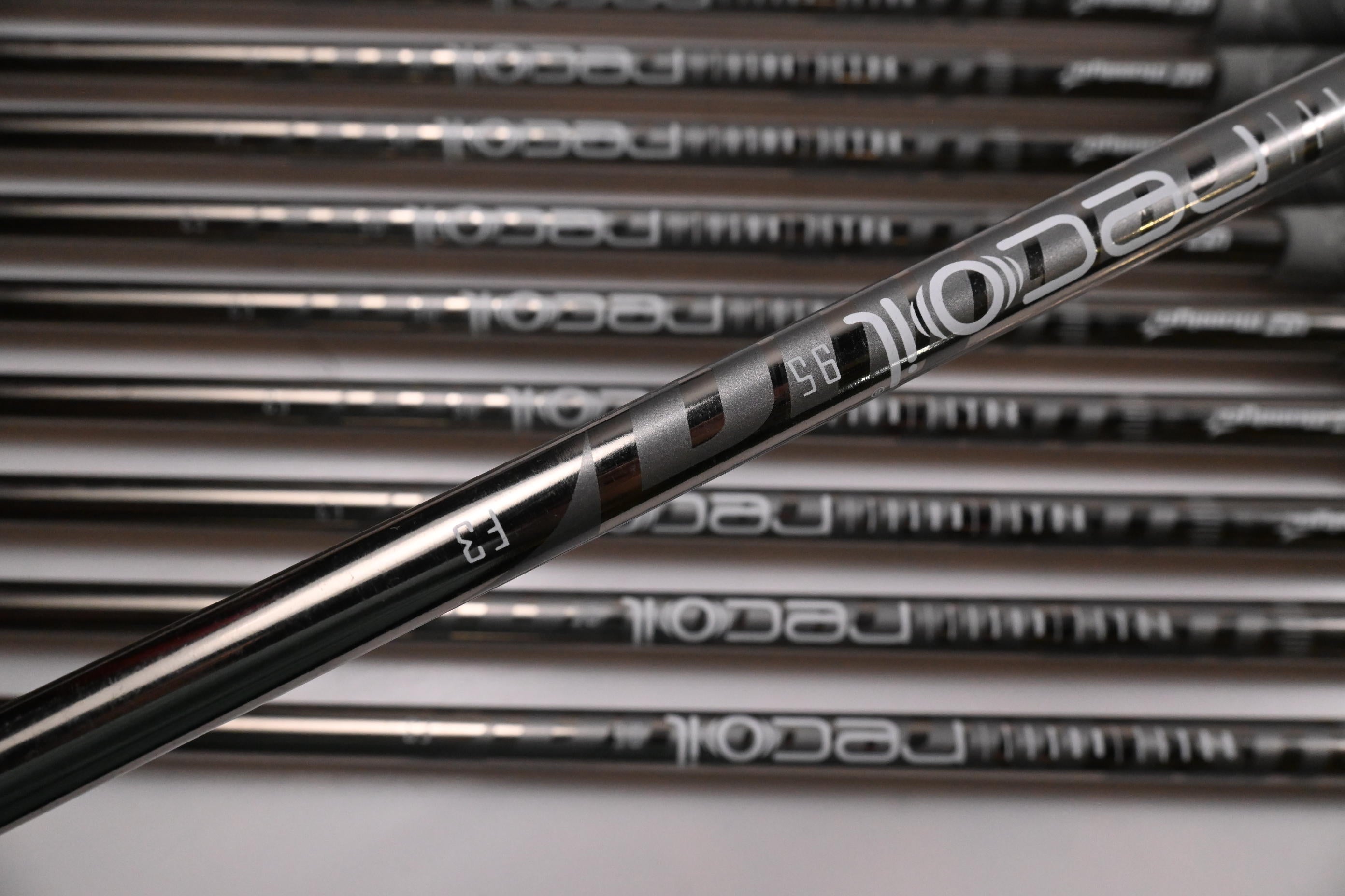 Mizuno JPX 921 Hot Metal Irons / 4-PW+GW+SW+LW / Regular Flex UST Recoil 95