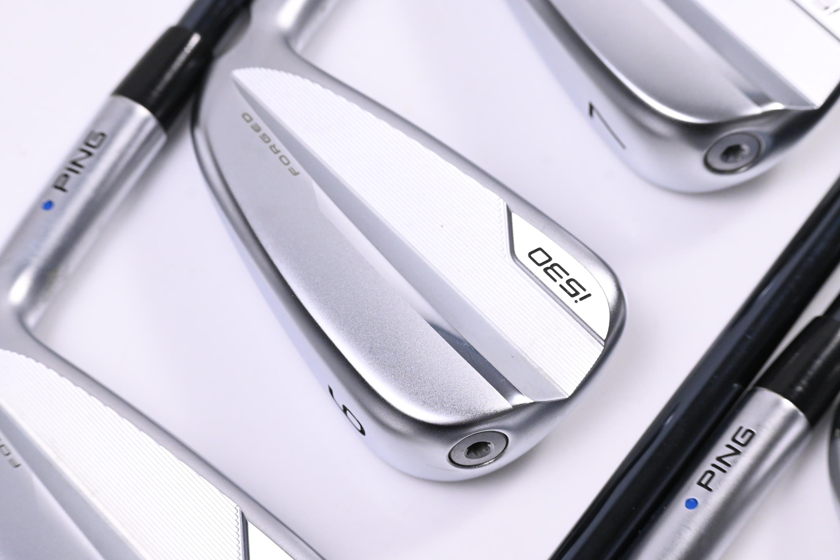 Ping i530 Irons / 5-PW+UW / Blue Dot / Stiff Flex UST Recoil Dart 75 Shafts