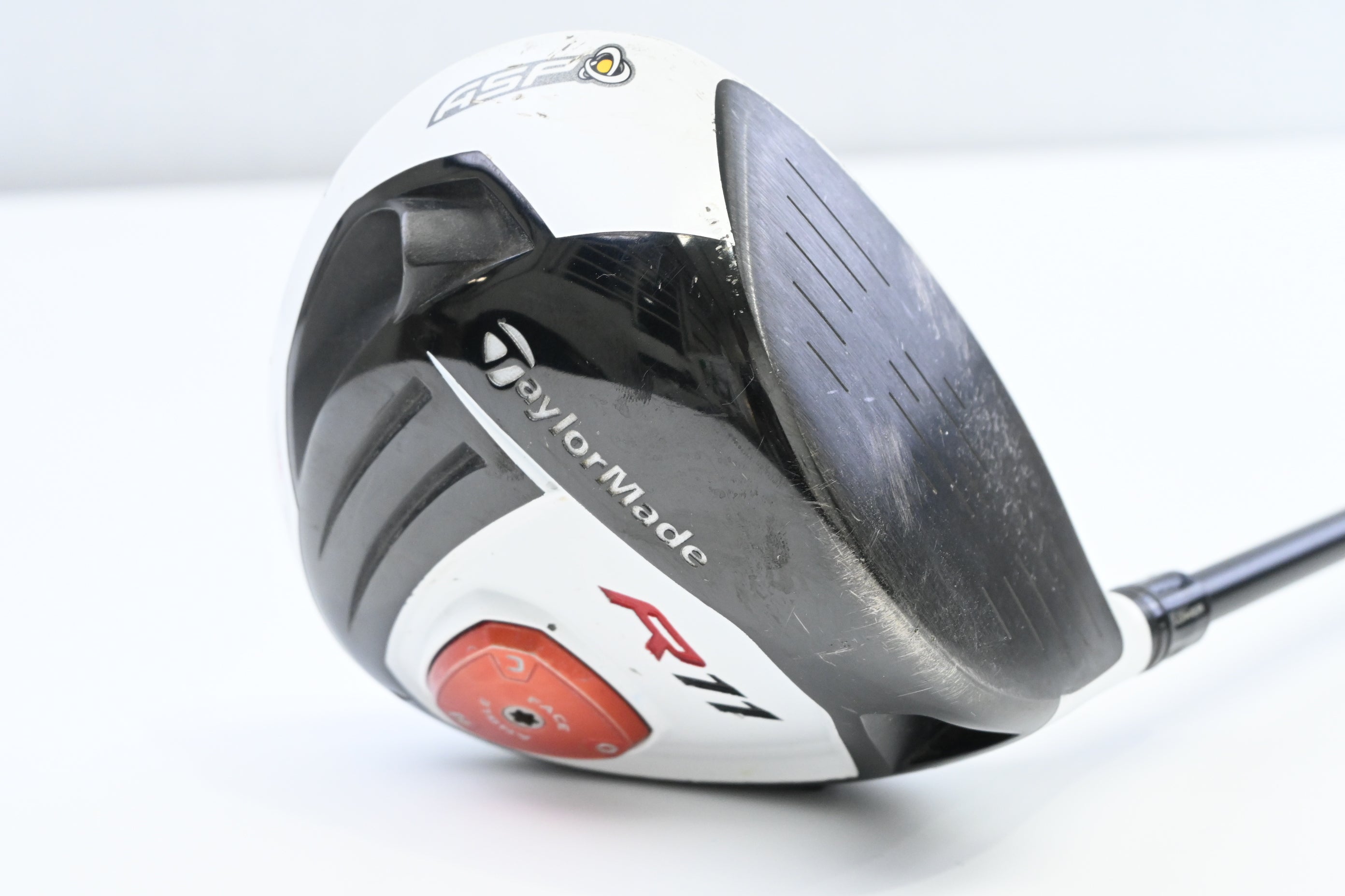 Taylormade R11 Driver / 9 Degree / Stiff Flex Fujikura Blur 60 Shaft