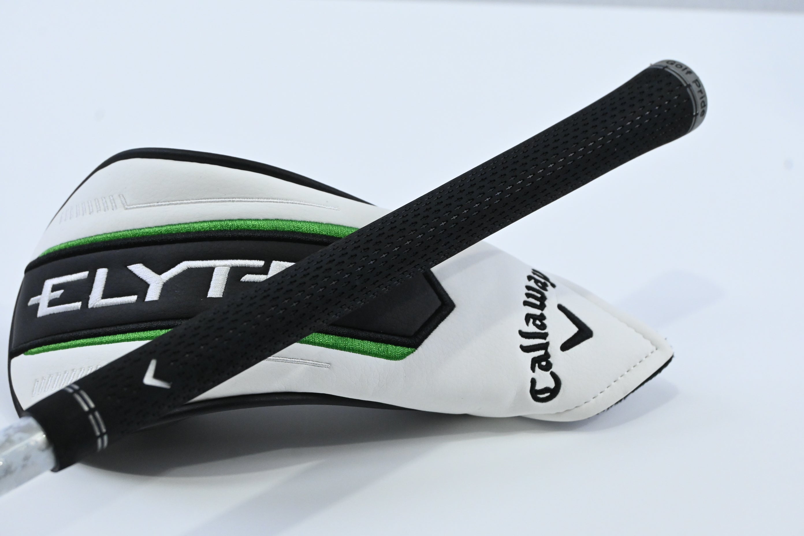 Callaway Elyte #4 Hybrid / 22 Degree / Regular Flex Denali Charcoal 60 Shaft