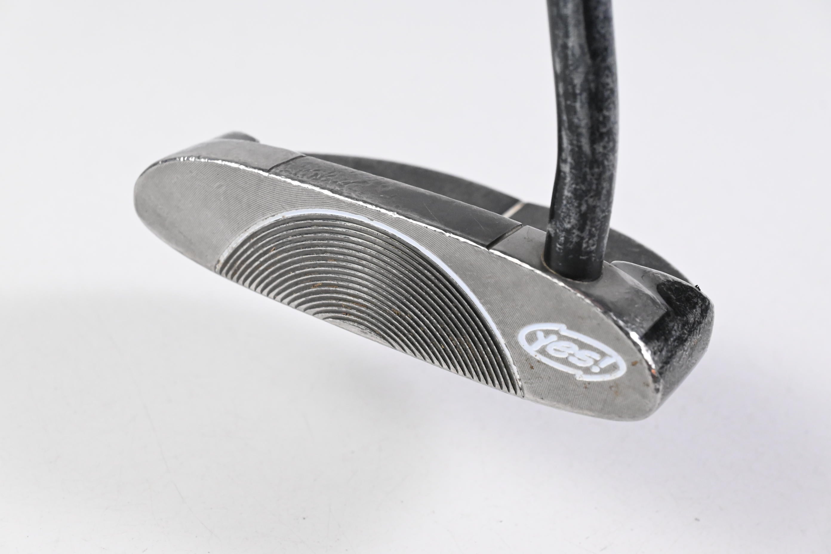 Yes! C-Groove Victoria II Putter / 34 Inch