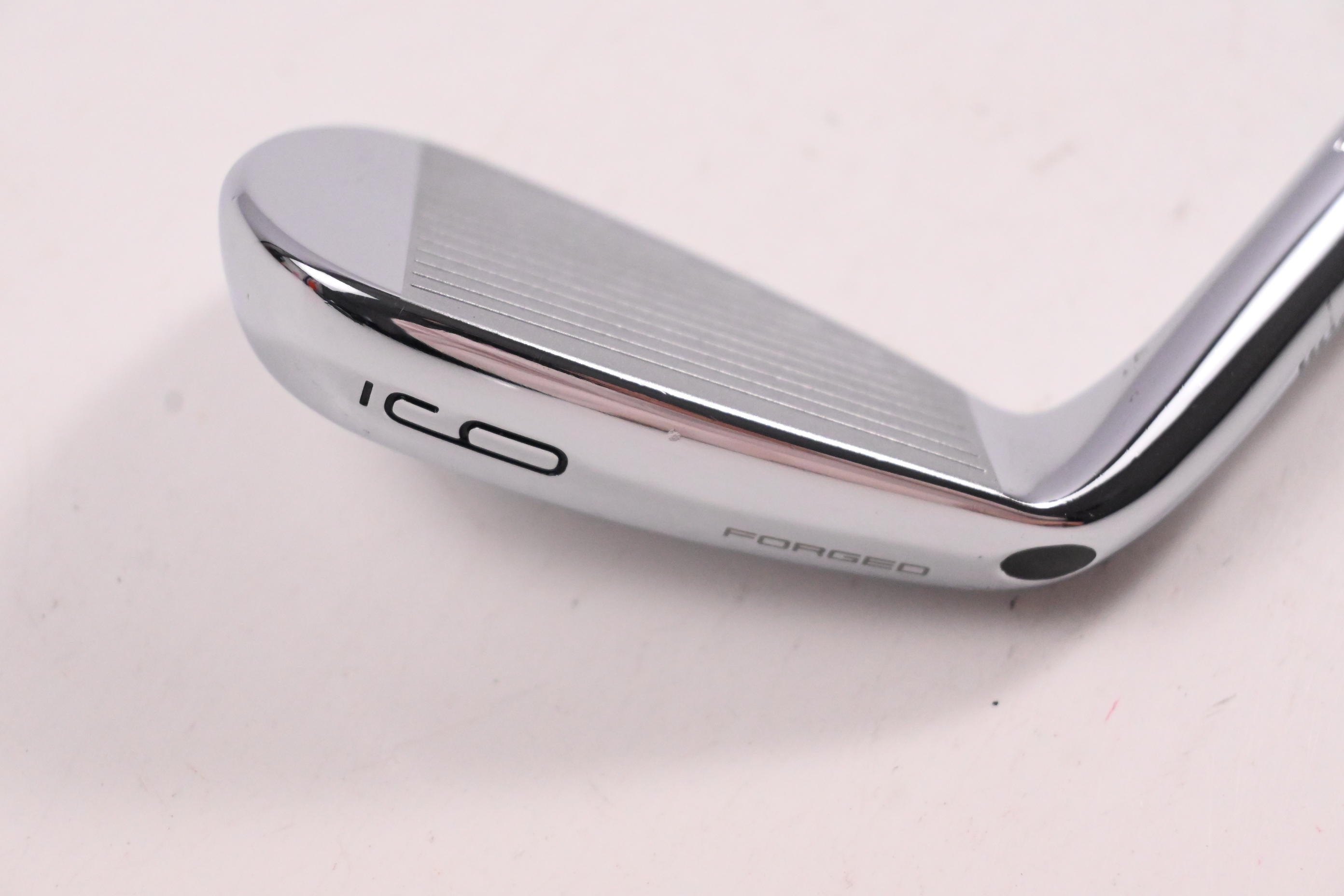 Wilson Staff Model Blade 2024 #9 Iron / Regular Flex AMT Red R300 Shaft