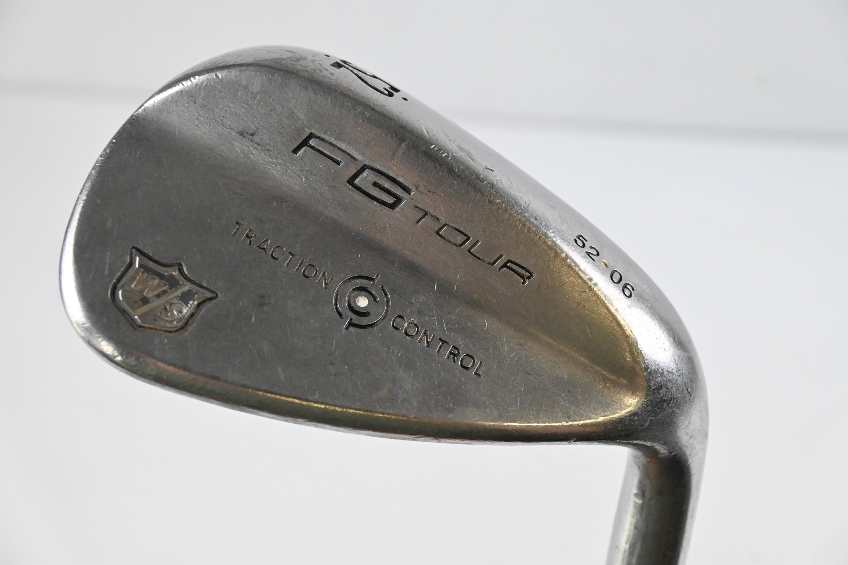 Wilson FG Tour Traction Control Gap Wedge / 52 Degree / X-Flex Project X Rifle