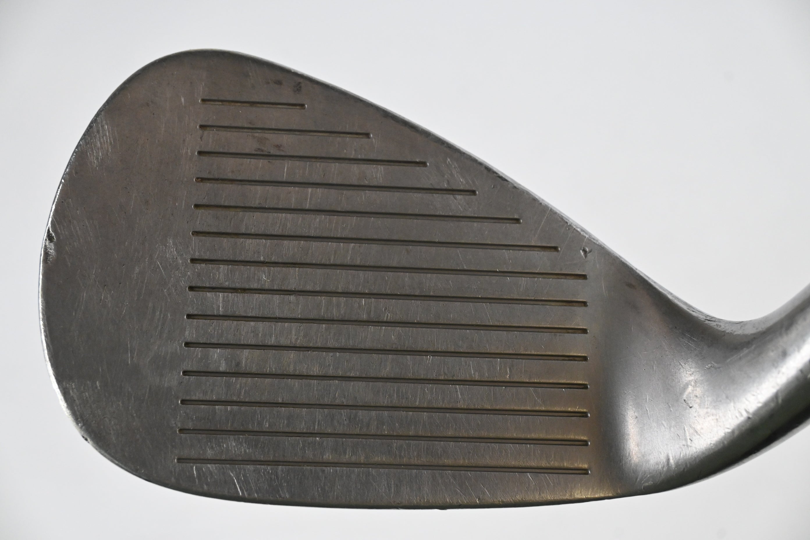 Wilson FG Tour Traction Control Gap Wedge / 52 Degree / X-Flex Project X Rifle
