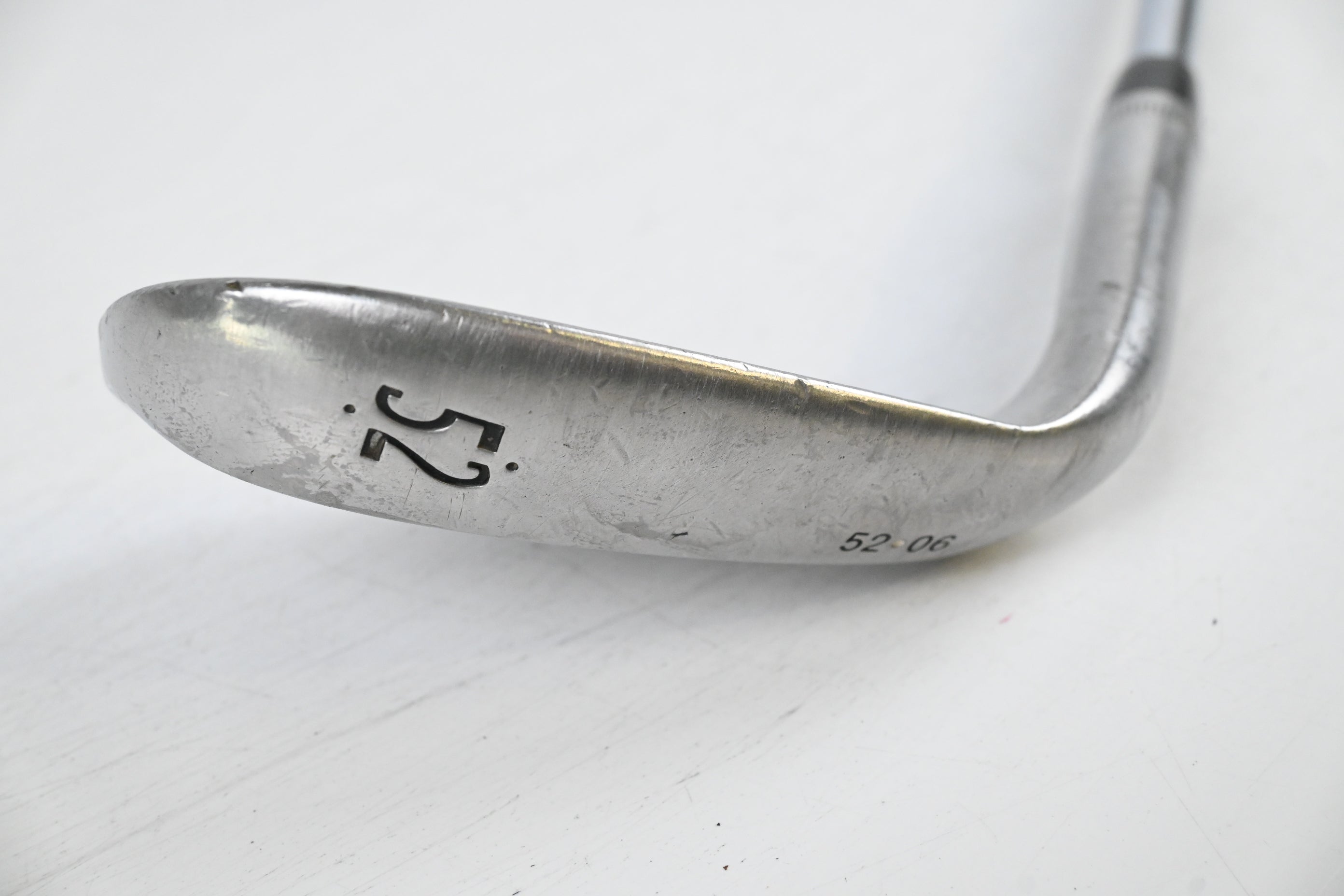 Wilson FG Tour Traction Control Gap Wedge / 52 Degree / X-Flex Project X Rifle