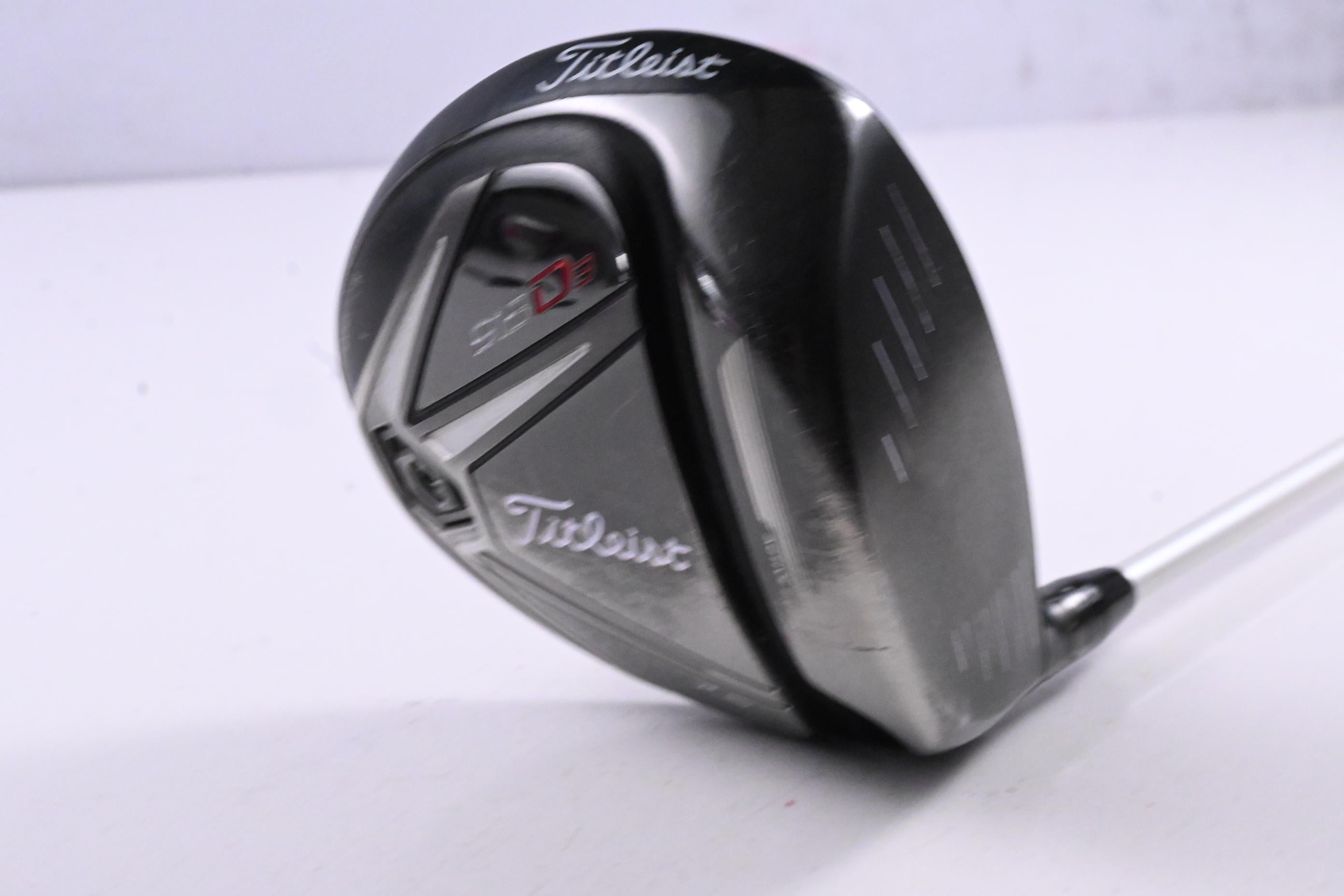 Titleist 915 D3 Driver / 7.5 Degree / Regular Flex Aldila Rogue White 60 Shaft