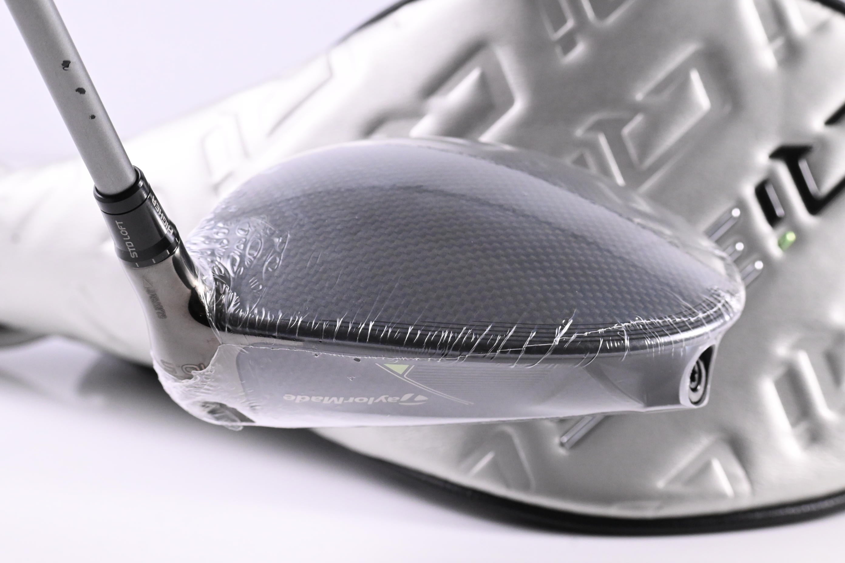 Taylormade Qi35 Driver / 10.5 Degree / Regular Flex Fujikura Air Speeder 50