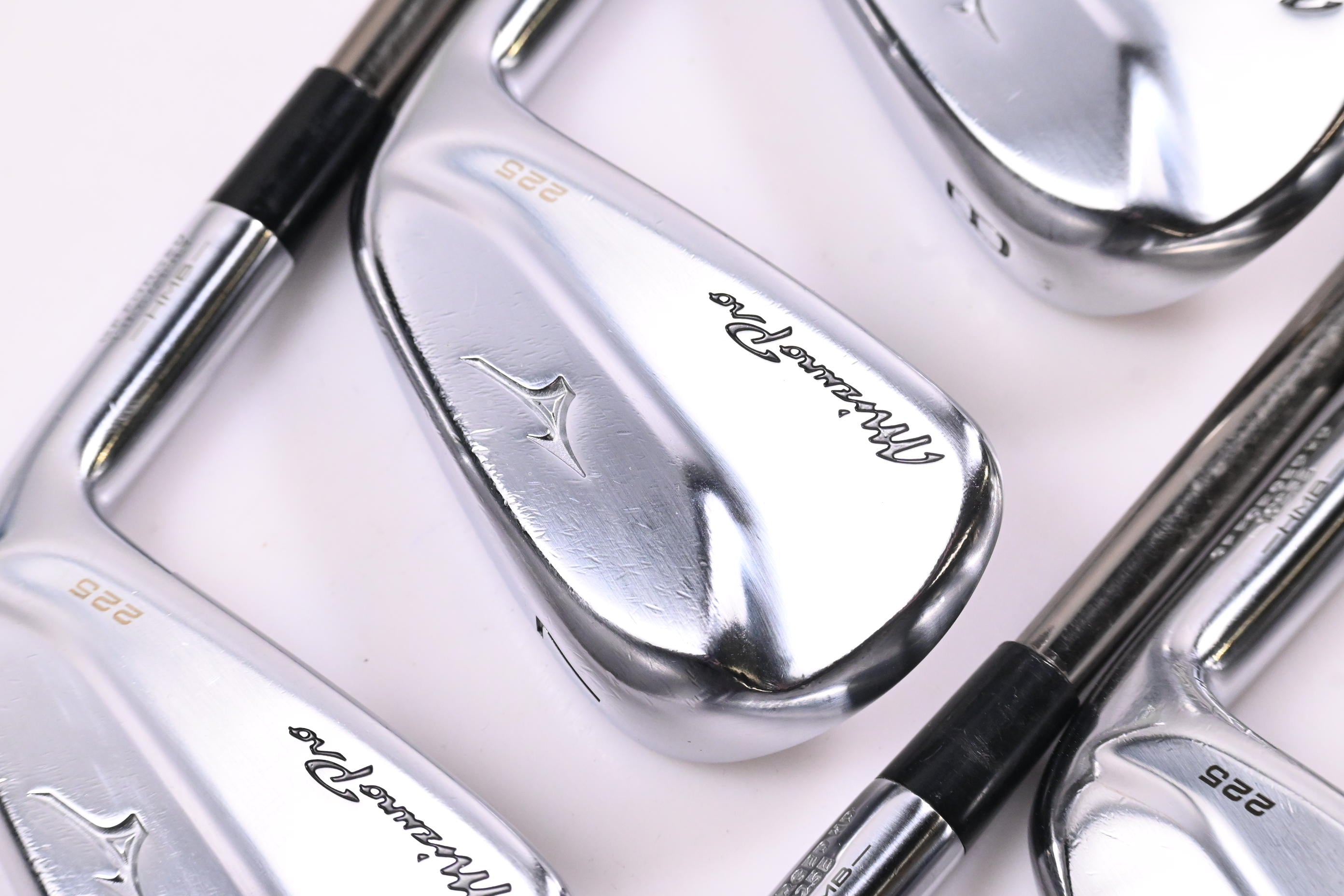 Mizuno Pro 225 Irons / 6-PW+GW / Regular Flex UST Recoil ESX 460 Shafts