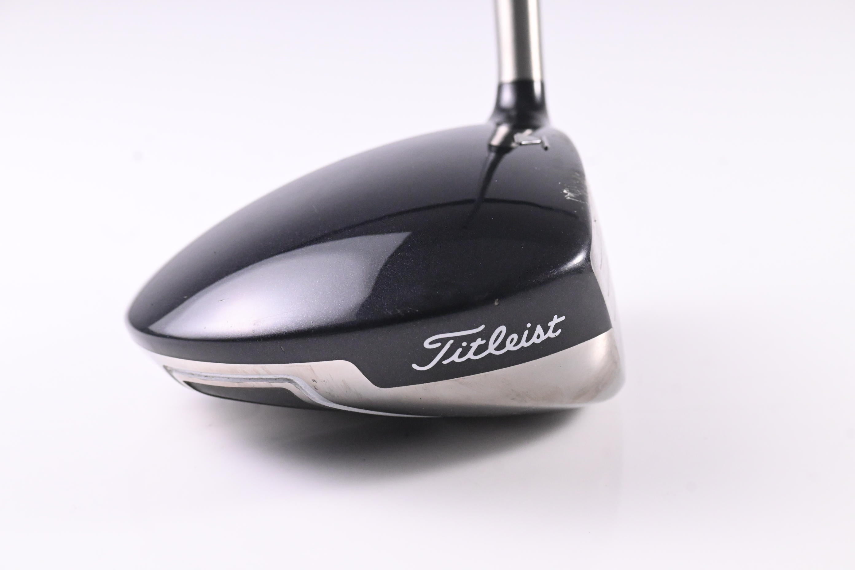 Titleist 909 D2 Driver / 10.5 Degree / Regular Flex Diamana Blue 65 Shaft