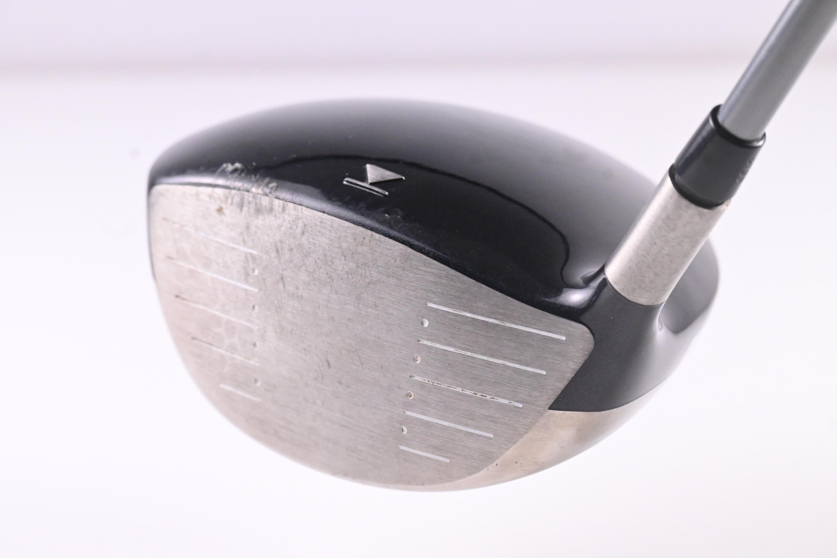 Titleist 909 D2 Driver / 10.5 Degree / Regular Flex Diamana Blue 65 Shaft
