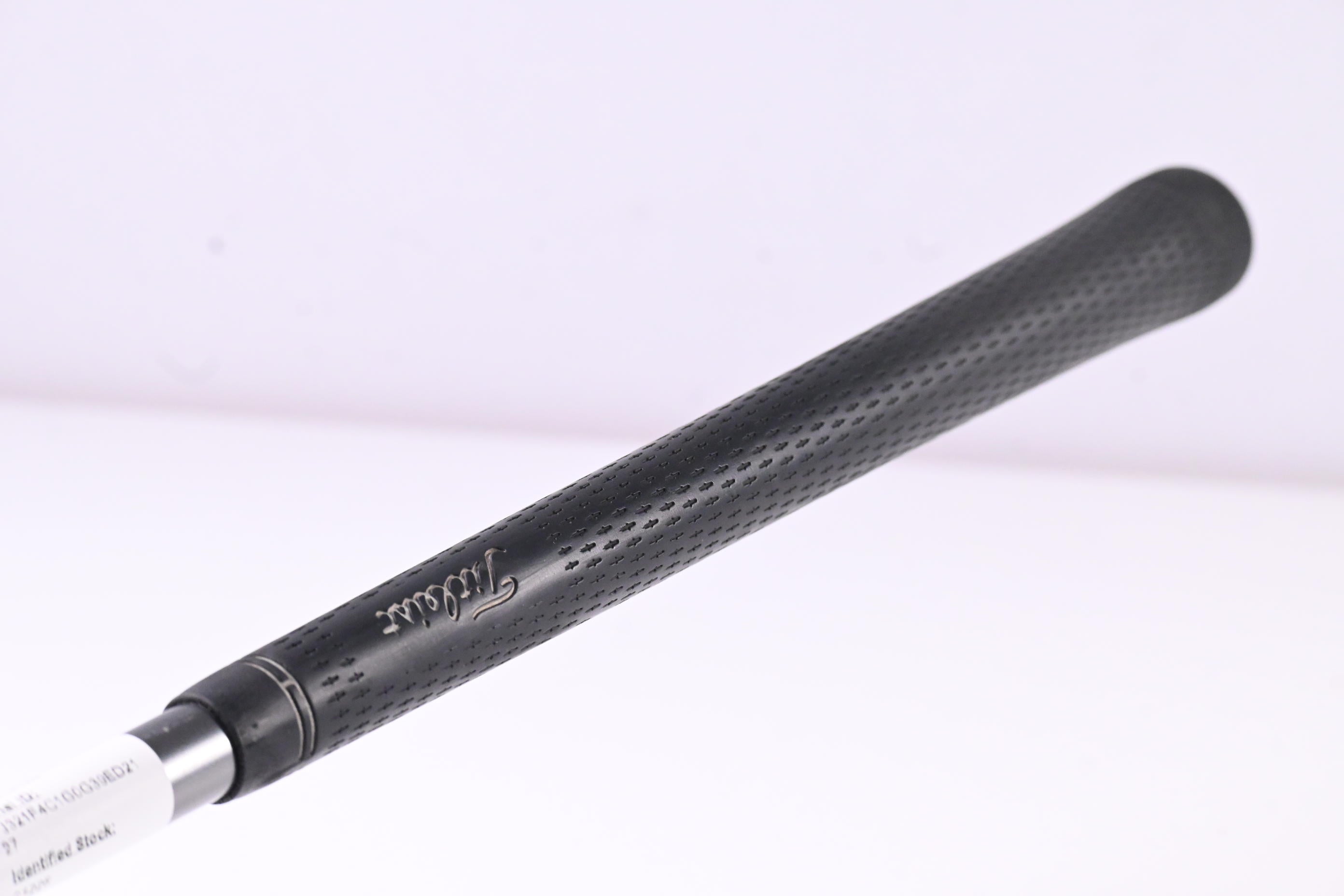 Titleist 909 D2 Driver / 10.5 Degree / Regular Flex Diamana Blue 65 Shaft