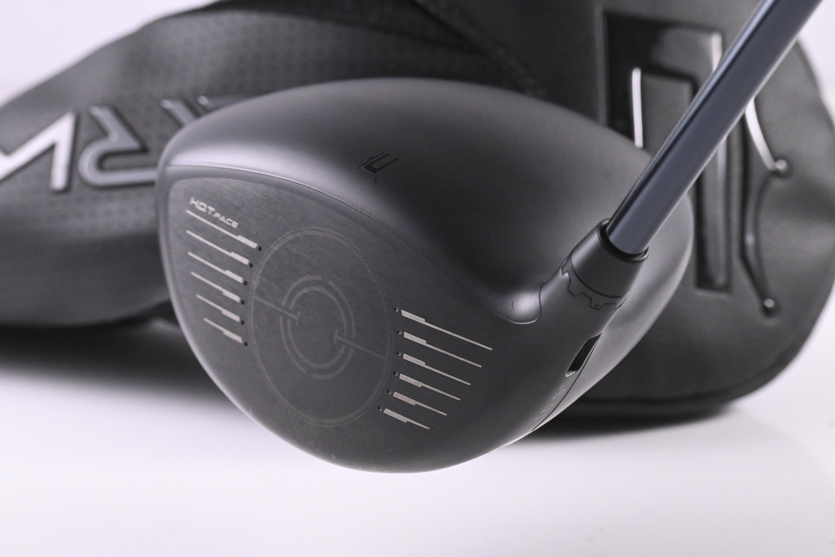 Cobra Darkspeed LS Driver / 10.5 Degree / Regular Flex UST LinQ Red 5 Shaft