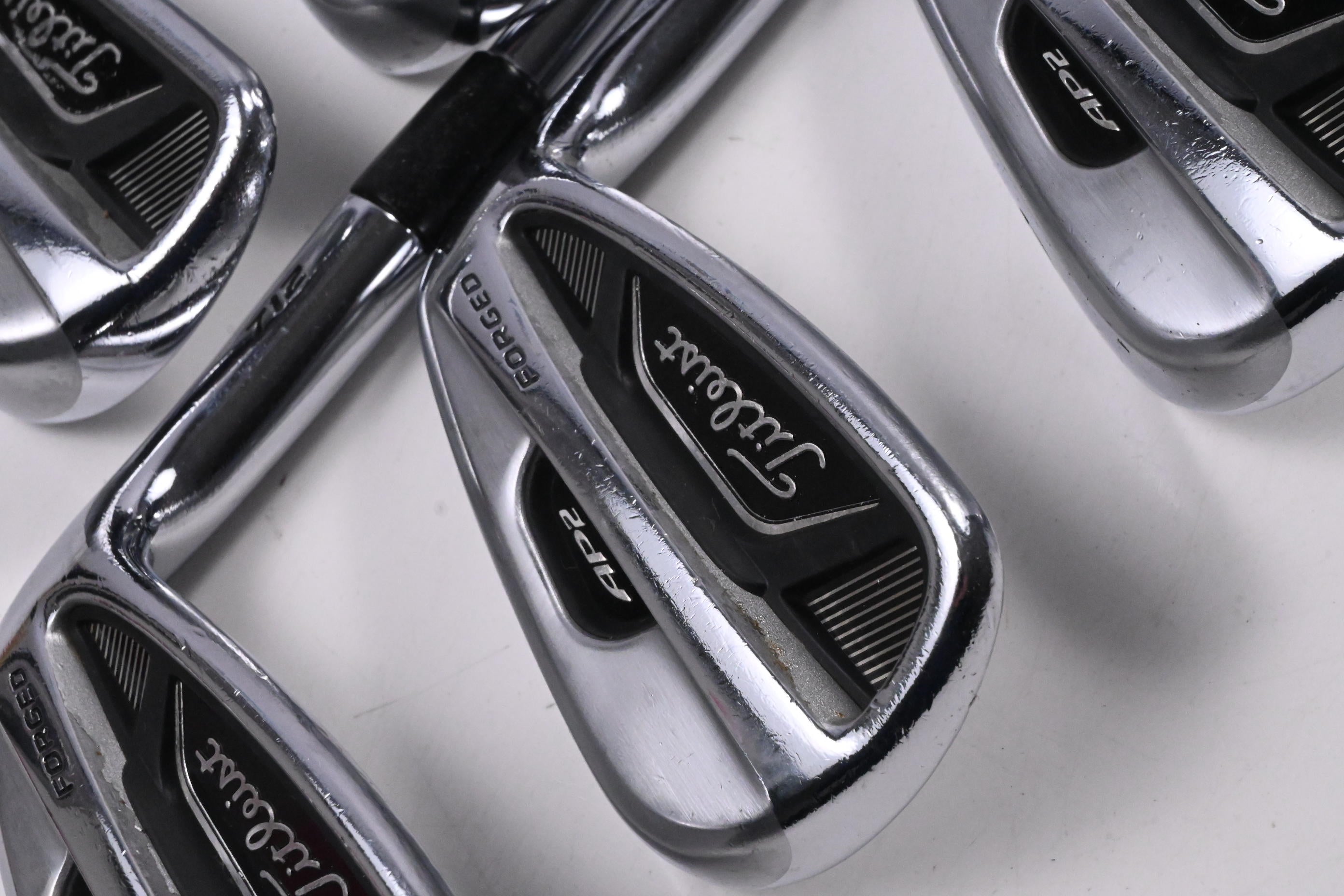 Titleist 712 AP2 Irons / 6-PW / Regular Flex Dynalite Lite XP R300 Shafts