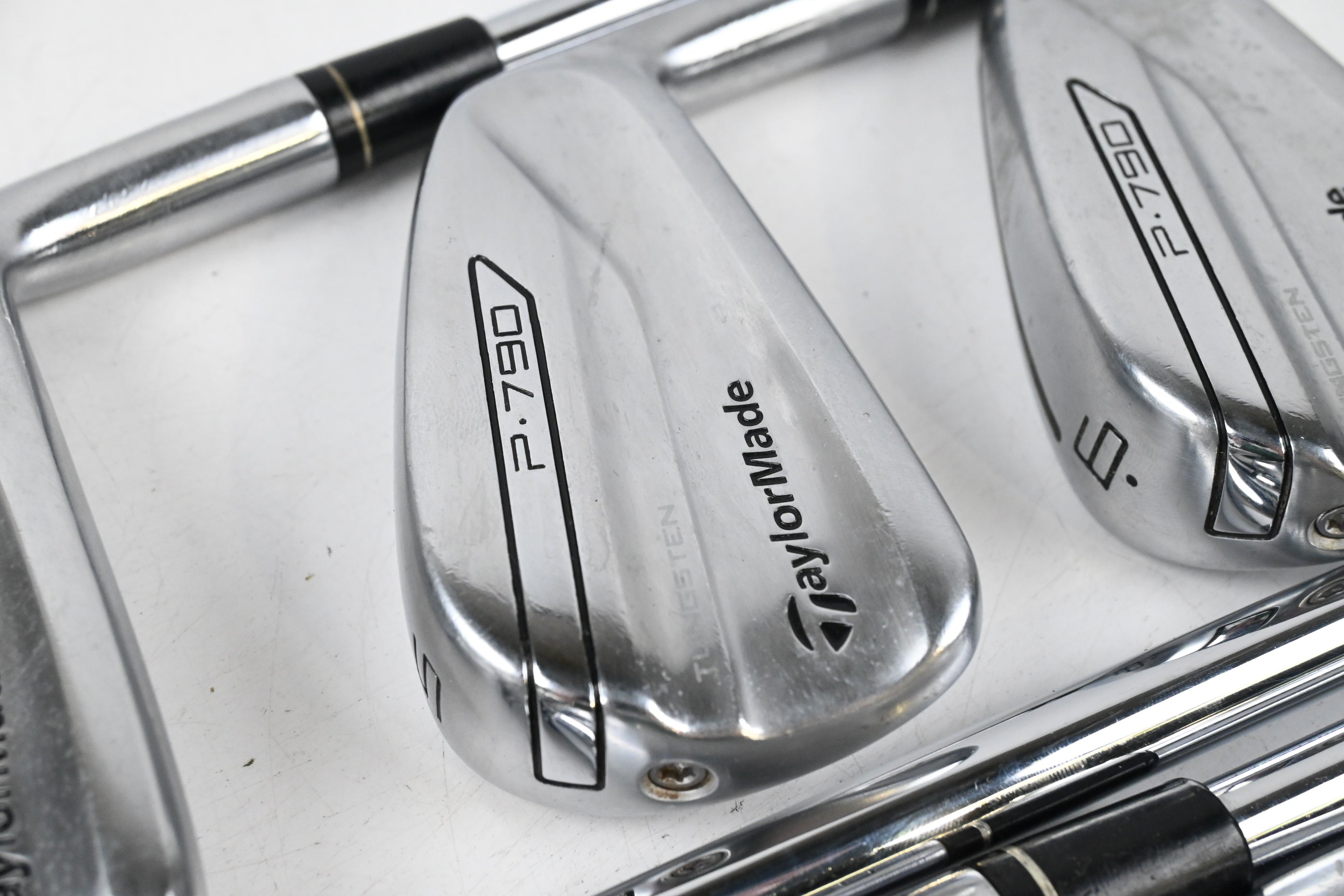Taylormade P790 2017 Irons / 4-PW / Regular Flex Dynamic Gold 105 R300 Shafts