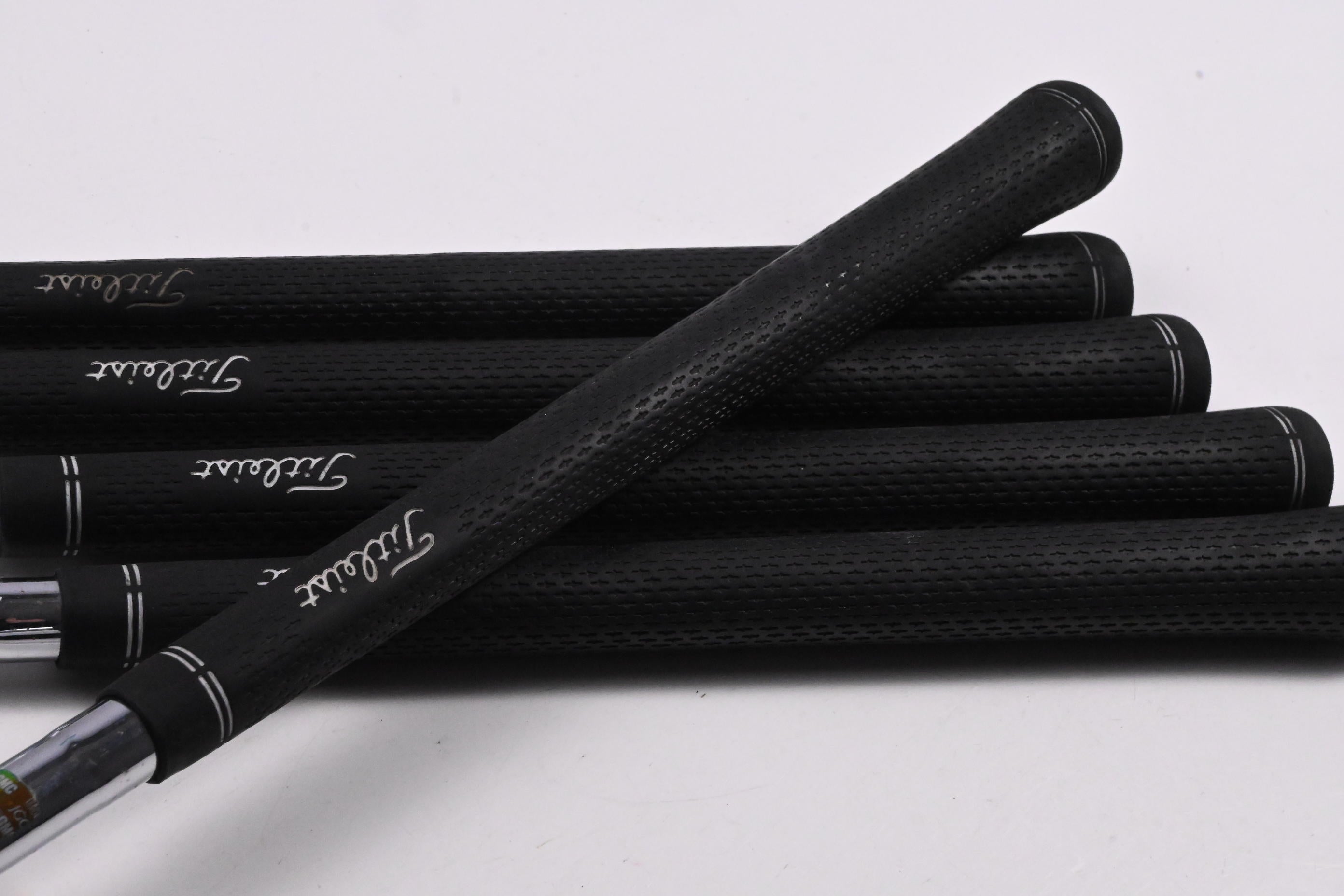 Titleist 712 AP2 Irons / 6-PW / Regular Flex Dynalite Lite XP R300 Shafts