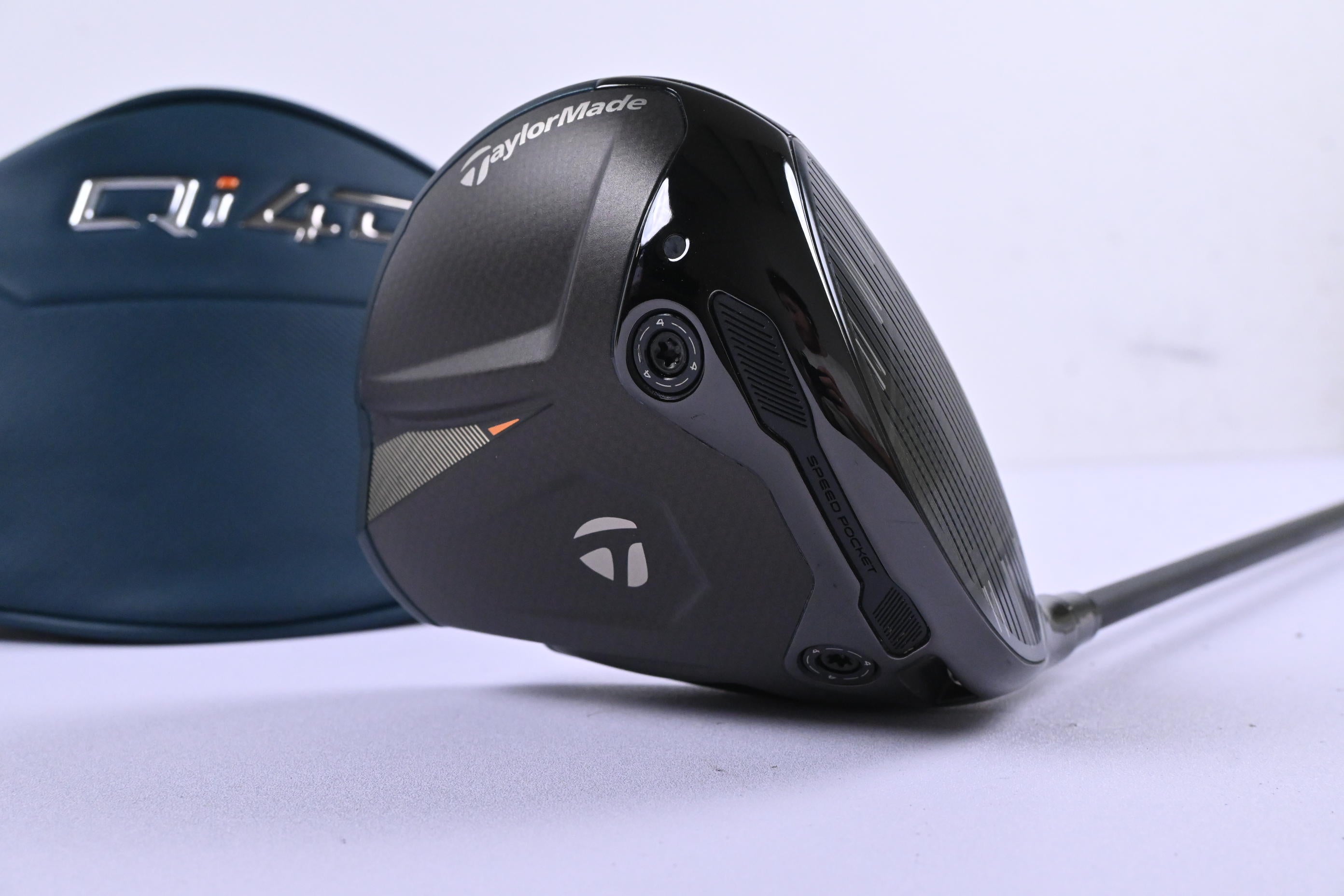 Taylormade Qi4D Driver / 10.5 Degree / Regular Flex REAX Blue 50 Shaft