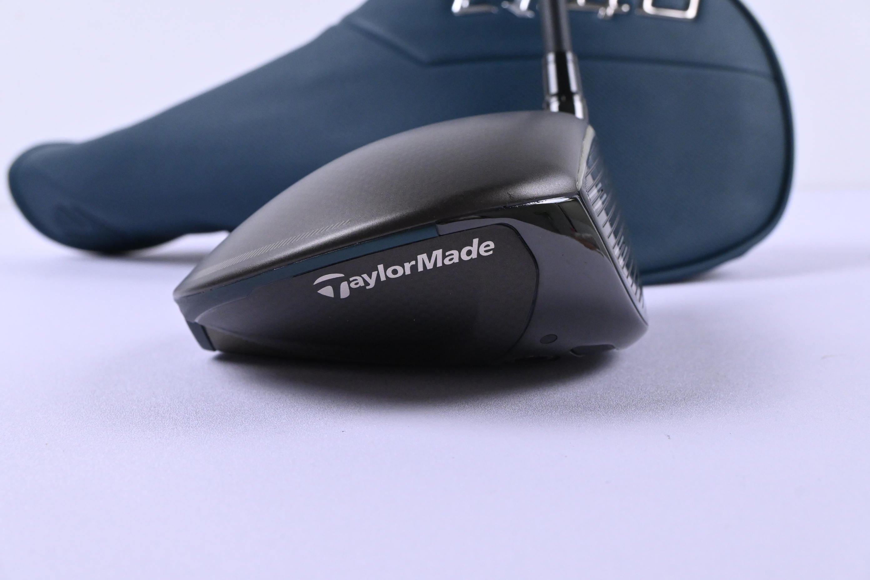 Taylormade Qi4D Driver / 10.5 Degree / Regular Flex REAX Blue 50 Shaft