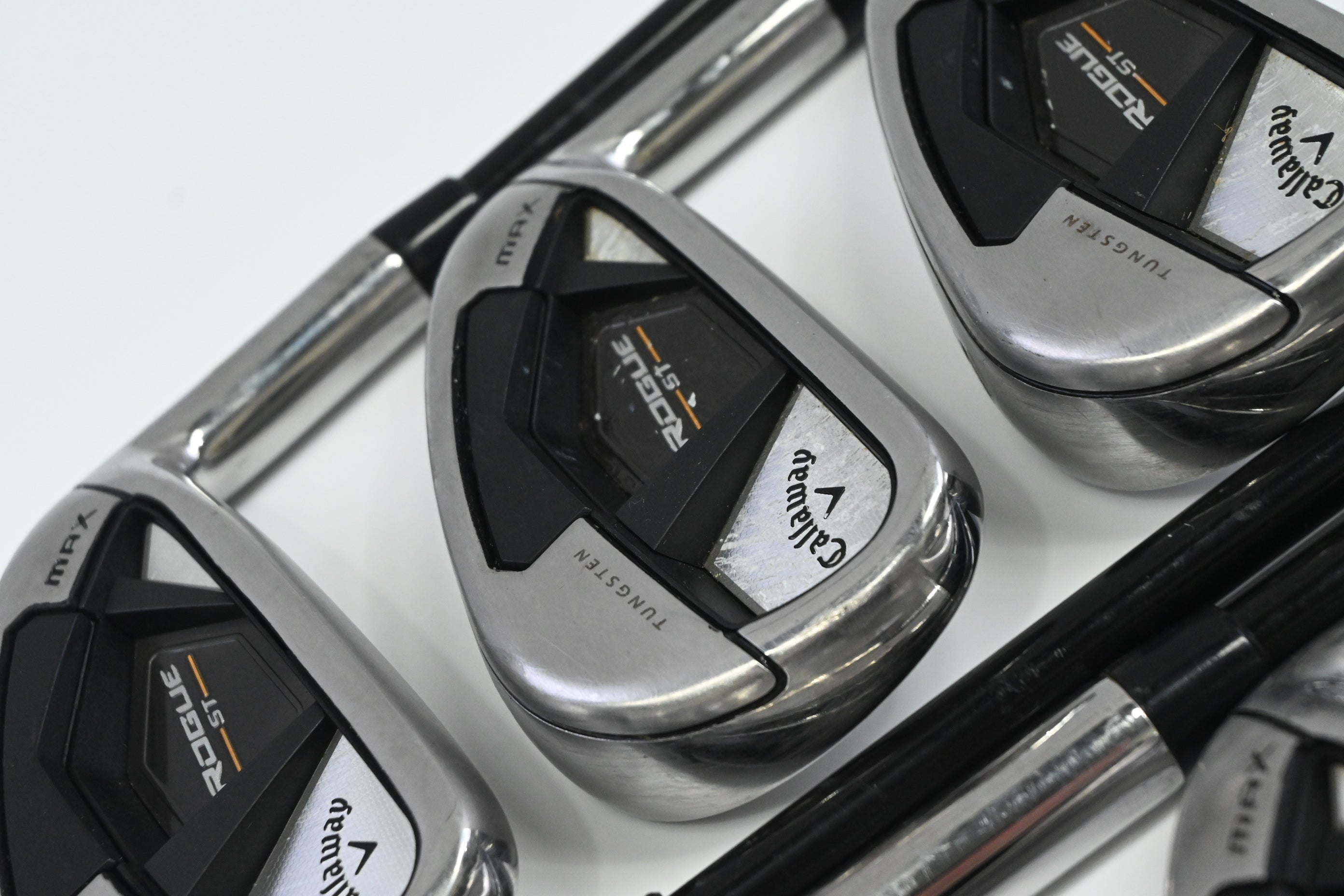 Callaway Rogue ST Max Irons / 5-PW+AW / Regular Flex Tensei AV Blue 65 Shafts