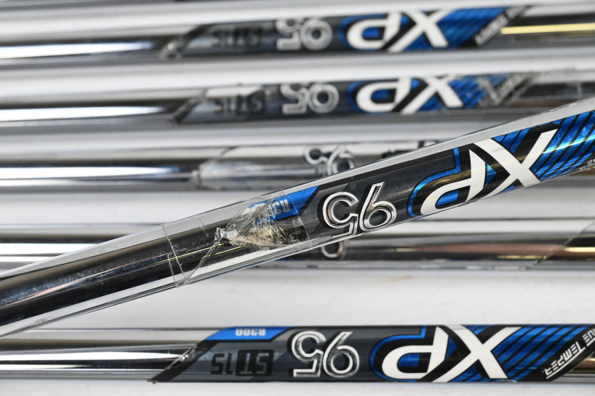 Callaway Steelhead XR Irons / 4-PW+SW / Regular Flex XP 95 R300 Shafts