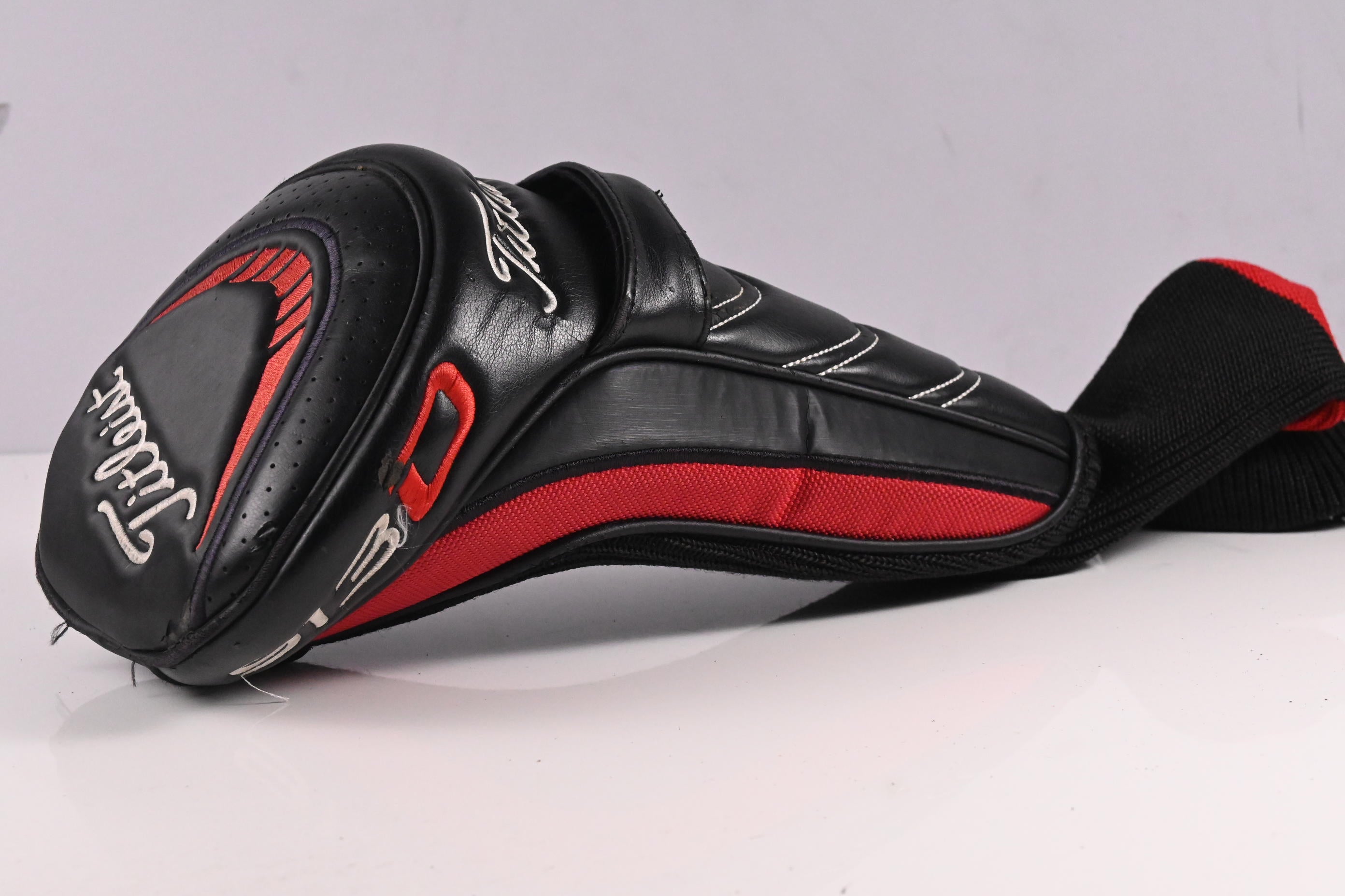Titleist 913 D2 Driver / 9.5 Degree / Regular Flex Bassara 55 Shaft